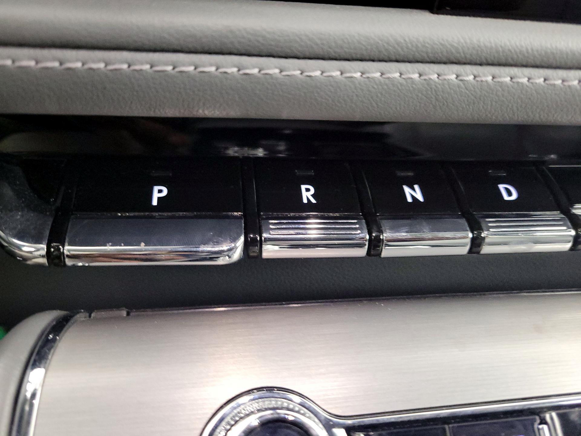 Thumbnail: 2020 Lincoln Aviator - 18