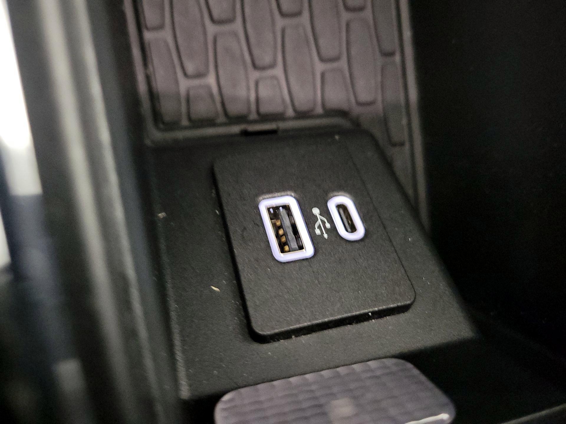 Thumbnail: 2020 Lincoln Aviator - 19