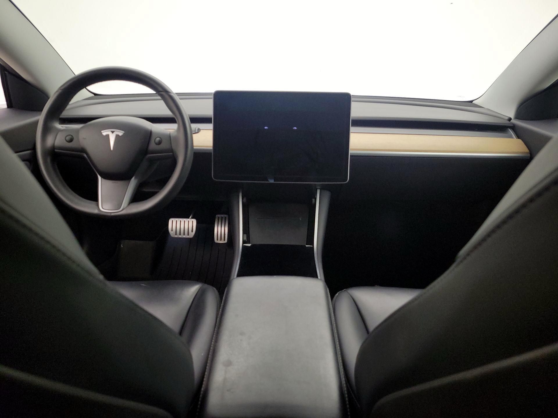 Thumbnail: 2020 Tesla Model 3 - 9