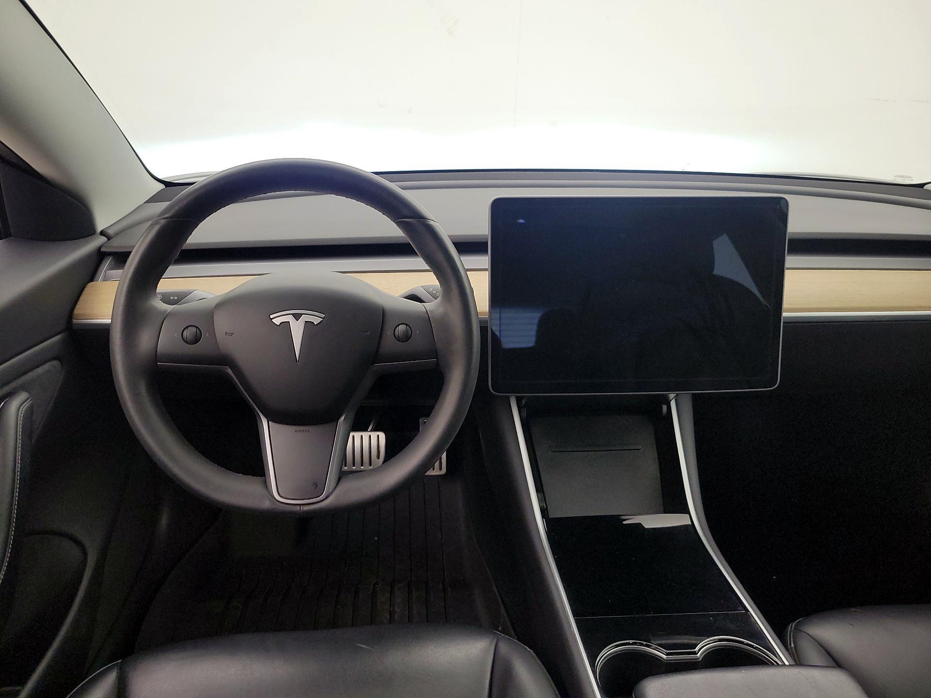 Thumbnail: 2020 Tesla Model 3 - 10