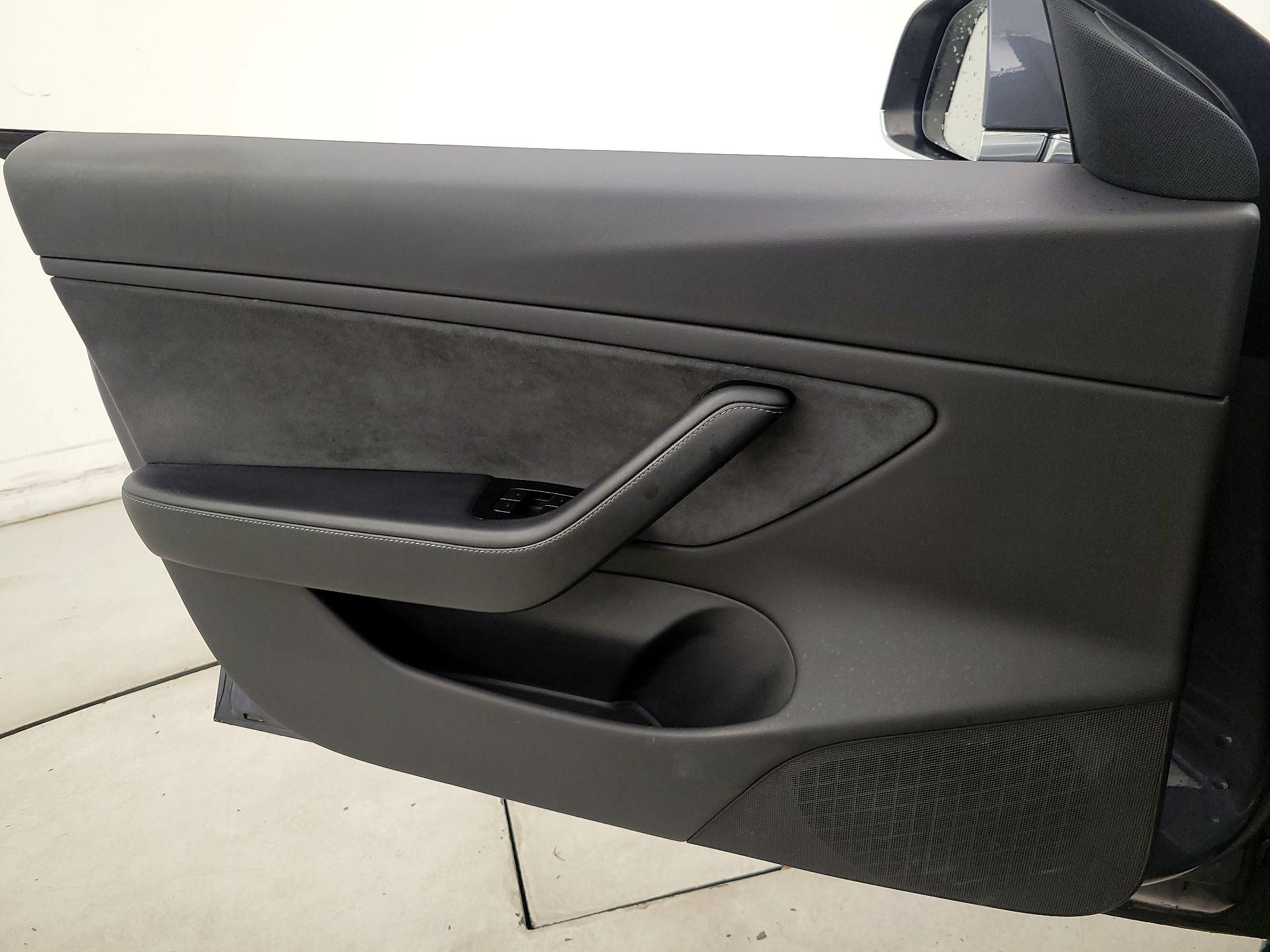 Thumbnail: 2020 Tesla Model 3 - 12