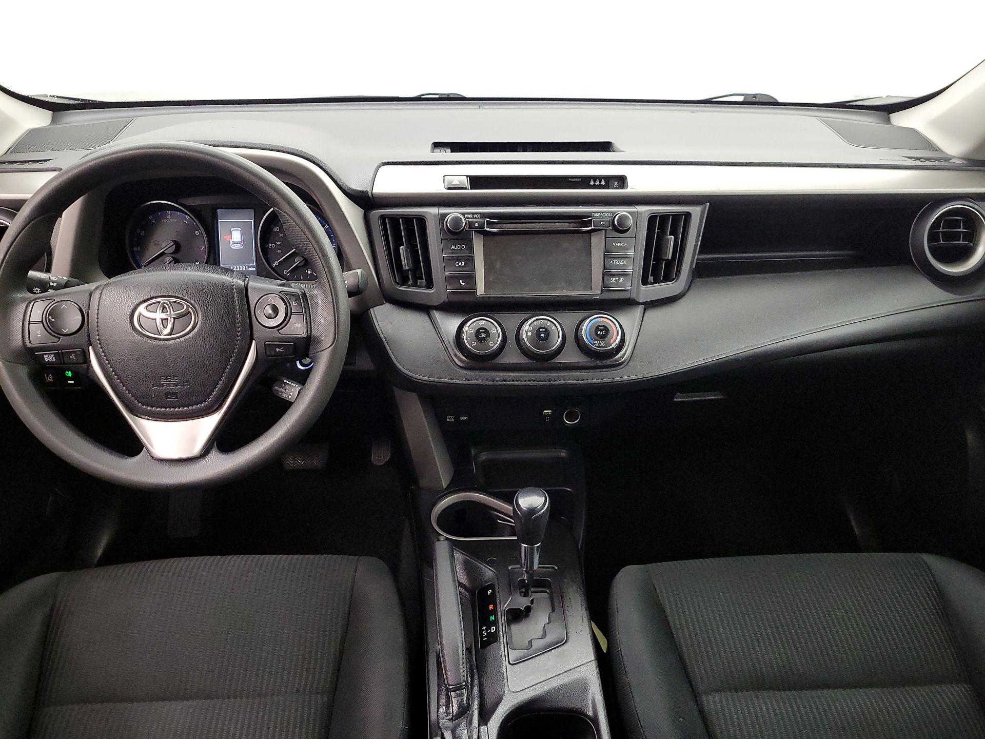 Thumbnail: 2017 Toyota RAV4 - 9