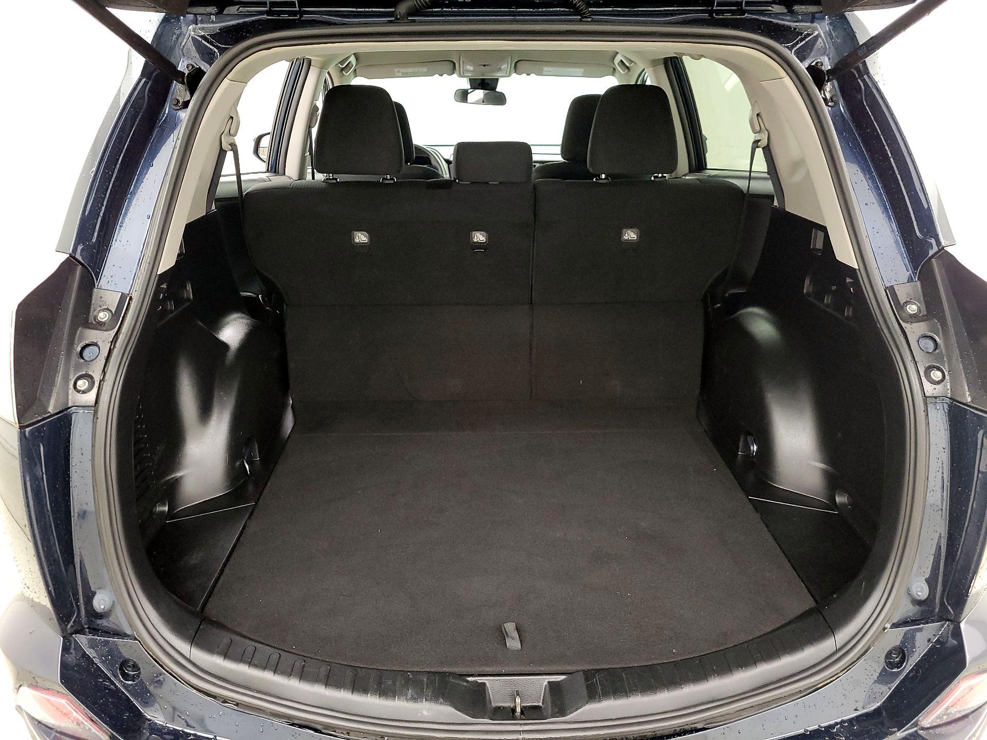 Thumbnail: 2017 Toyota RAV4 - 20