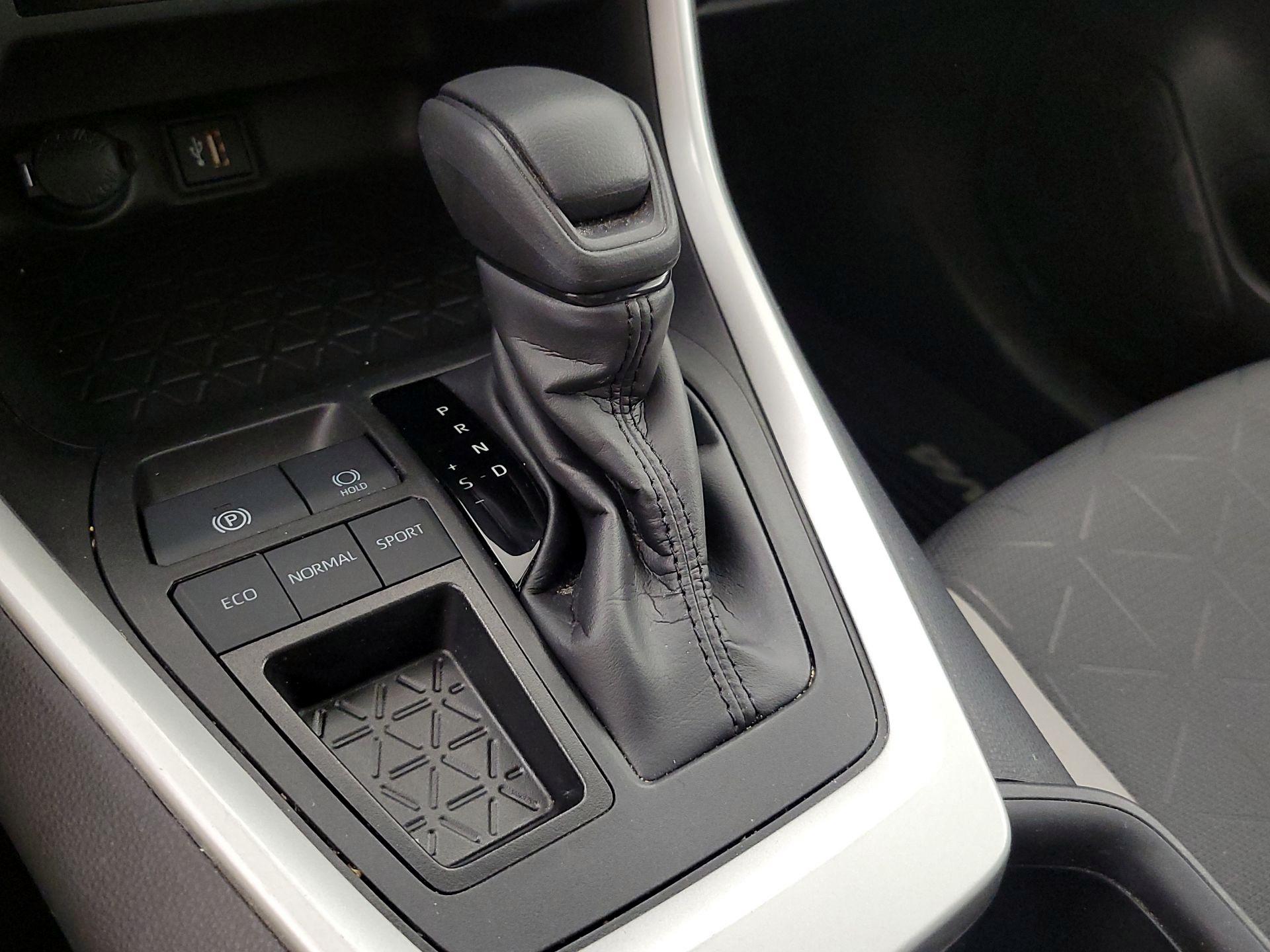 Thumbnail: 2024 Toyota RAV4 - 17