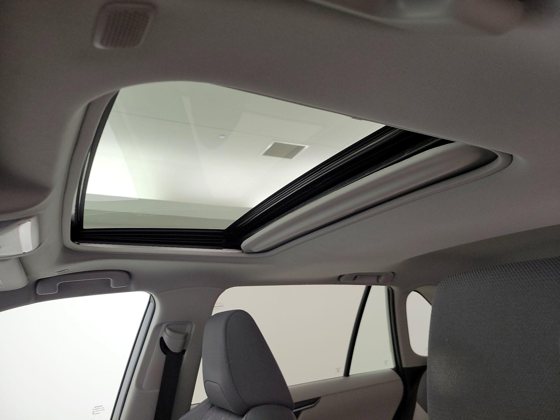 Thumbnail: 2024 Toyota RAV4 - 19