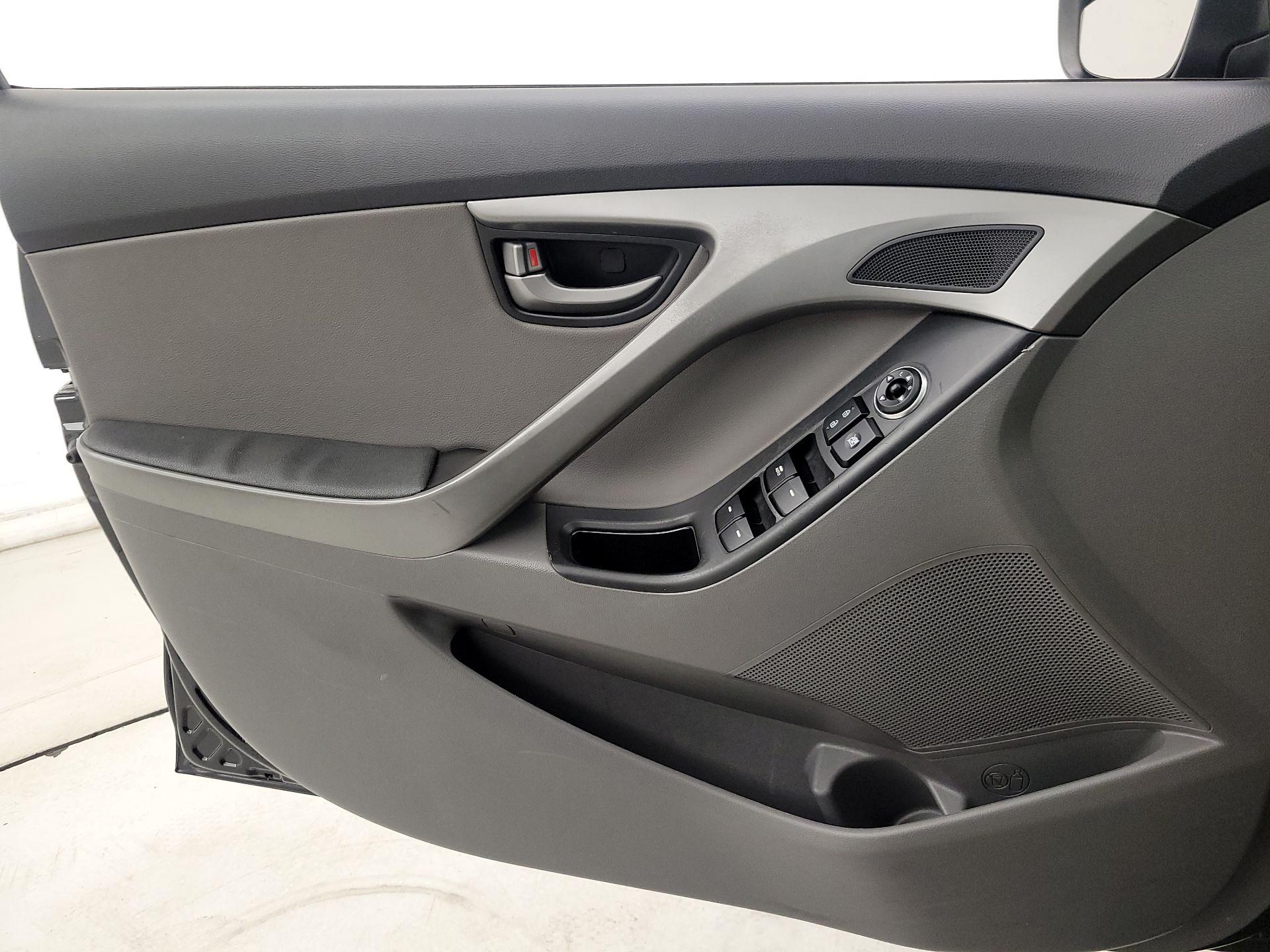 Thumbnail: 2015 Hyundai Elantra - 12