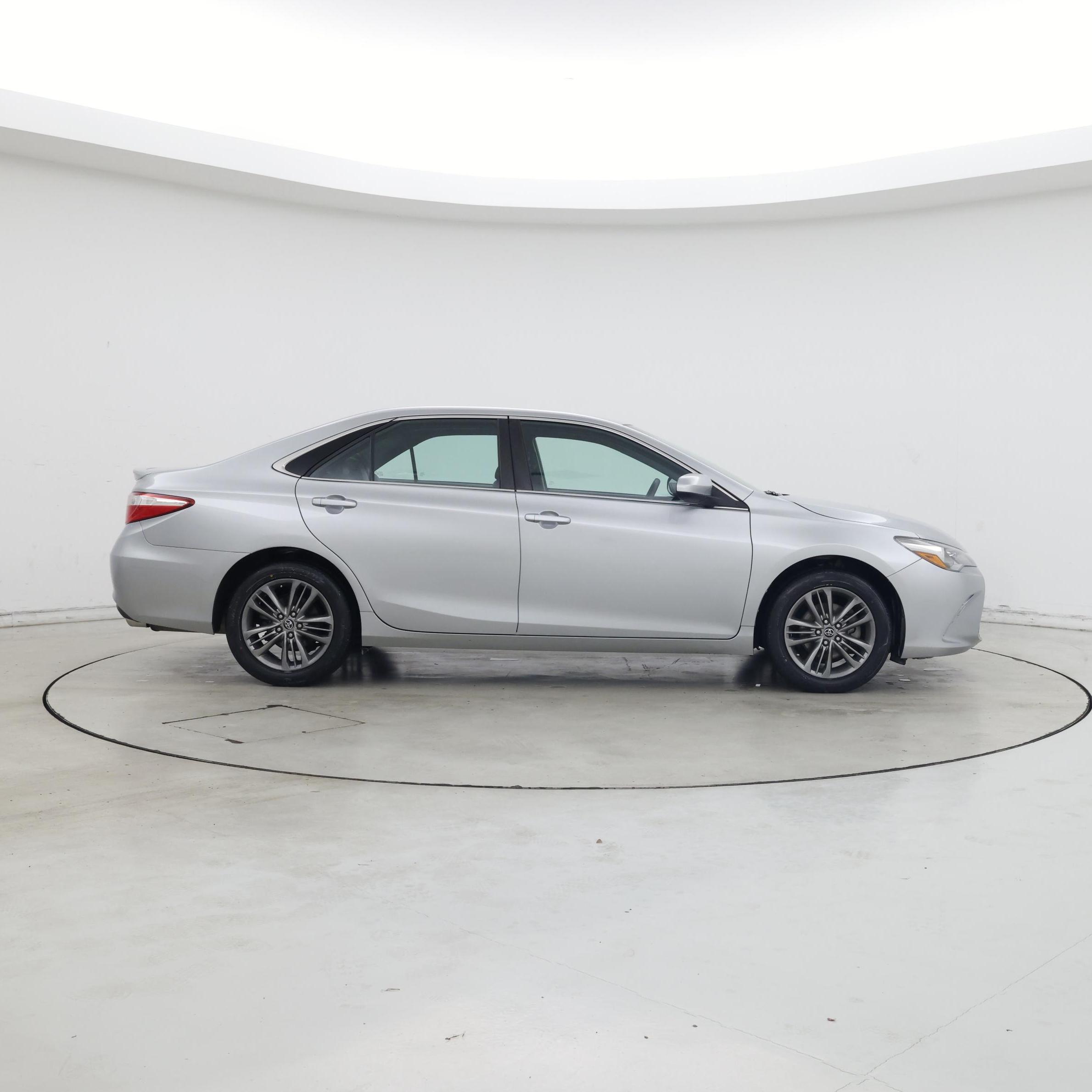 Thumbnail: 2017 Toyota Camry - 7