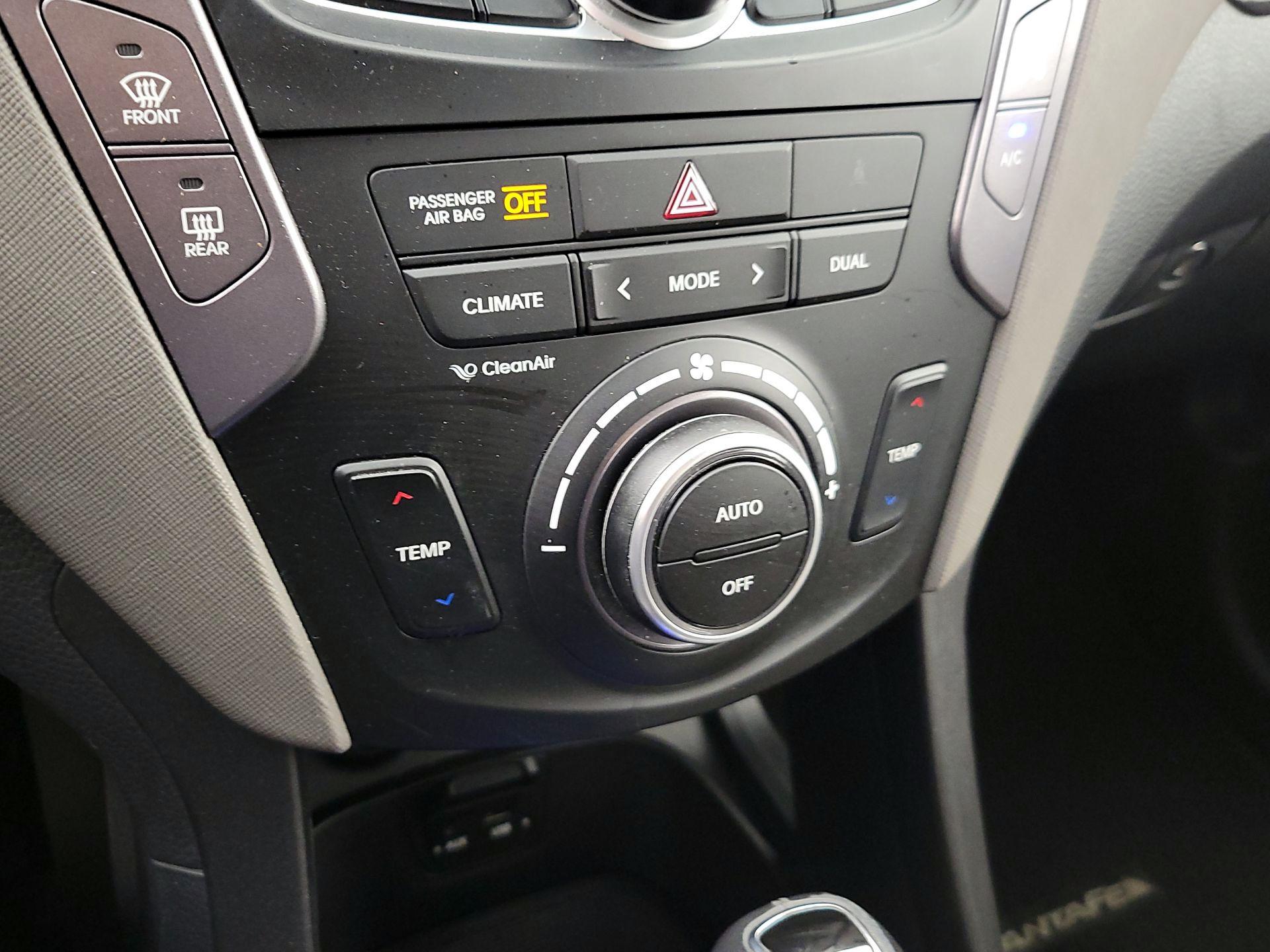 Thumbnail: 2014 Hyundai Santa Fe - 17