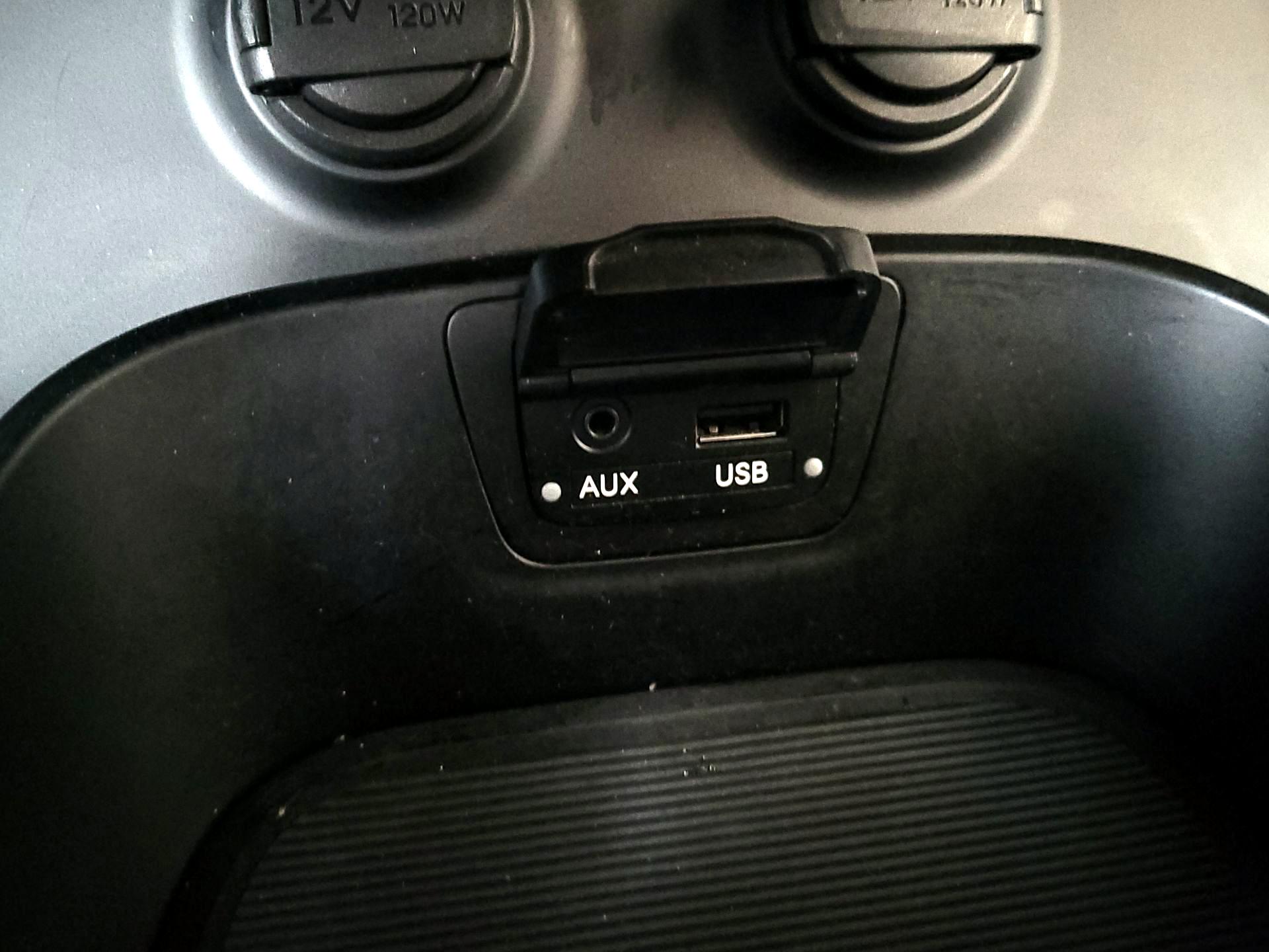 Thumbnail: 2014 Hyundai Santa Fe - 19