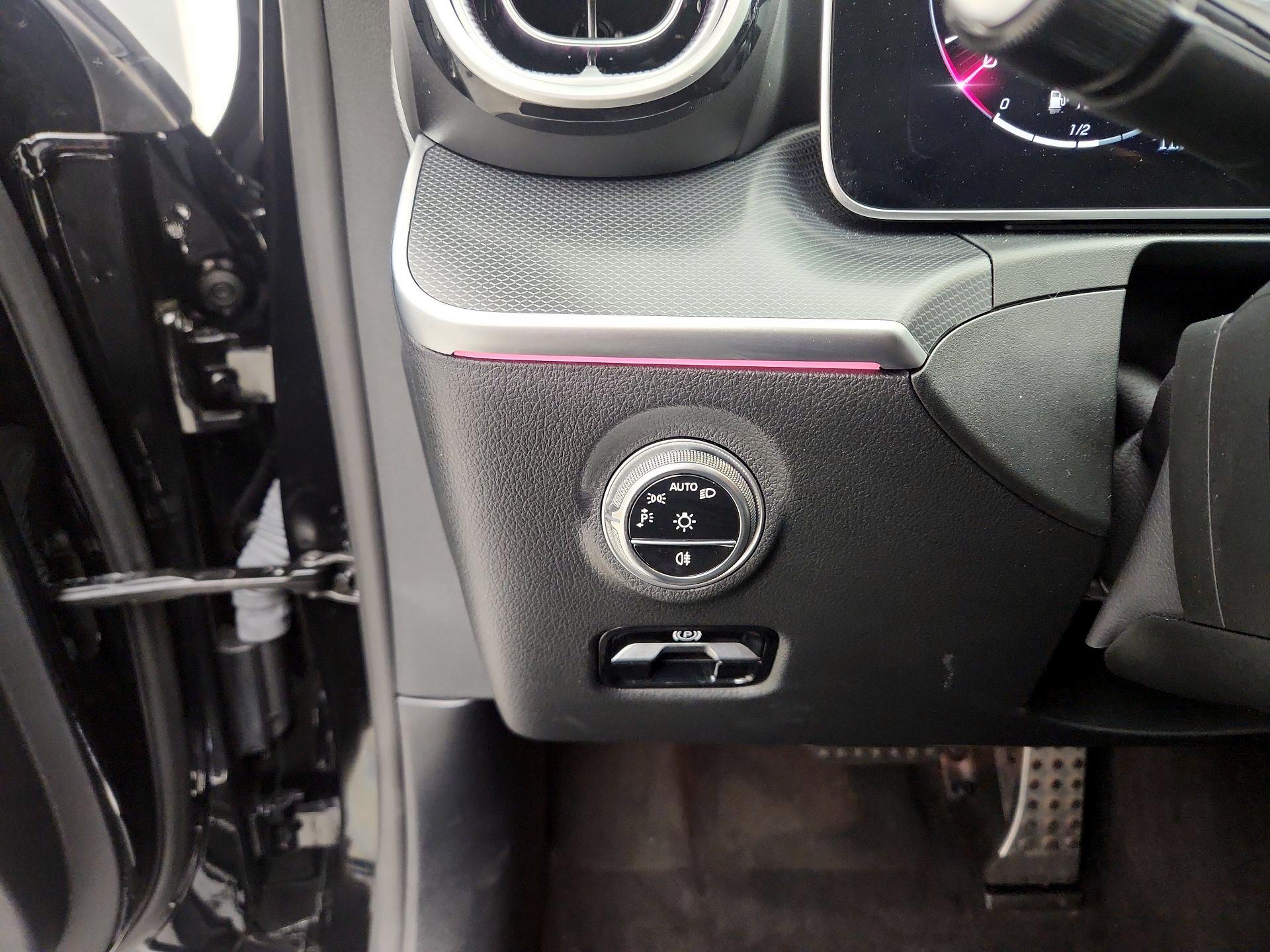 Thumbnail: 2024 Mercedes-Benz C-Class - 13