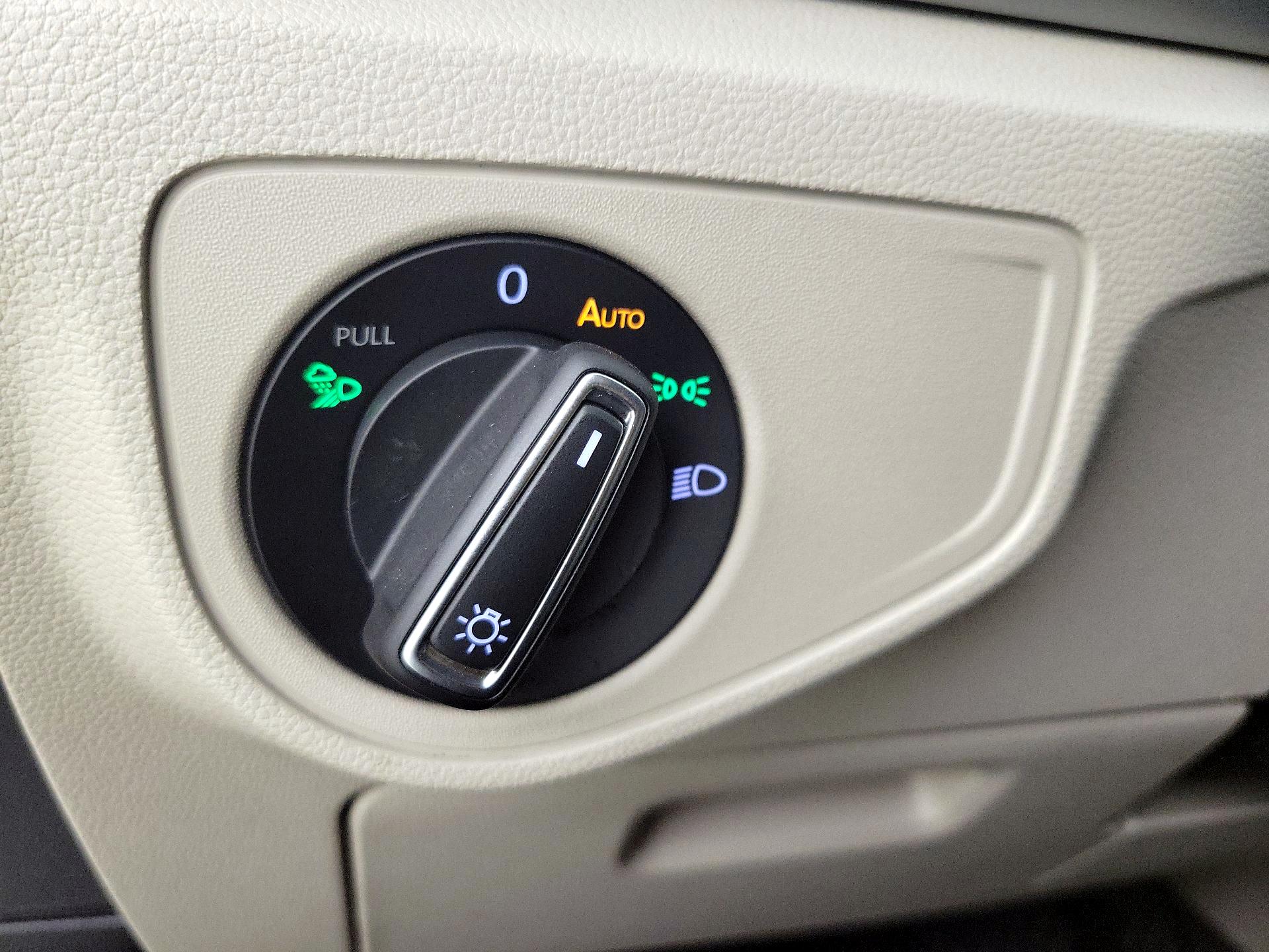 Thumbnail: 2022 Volkswagen Atlas - 13