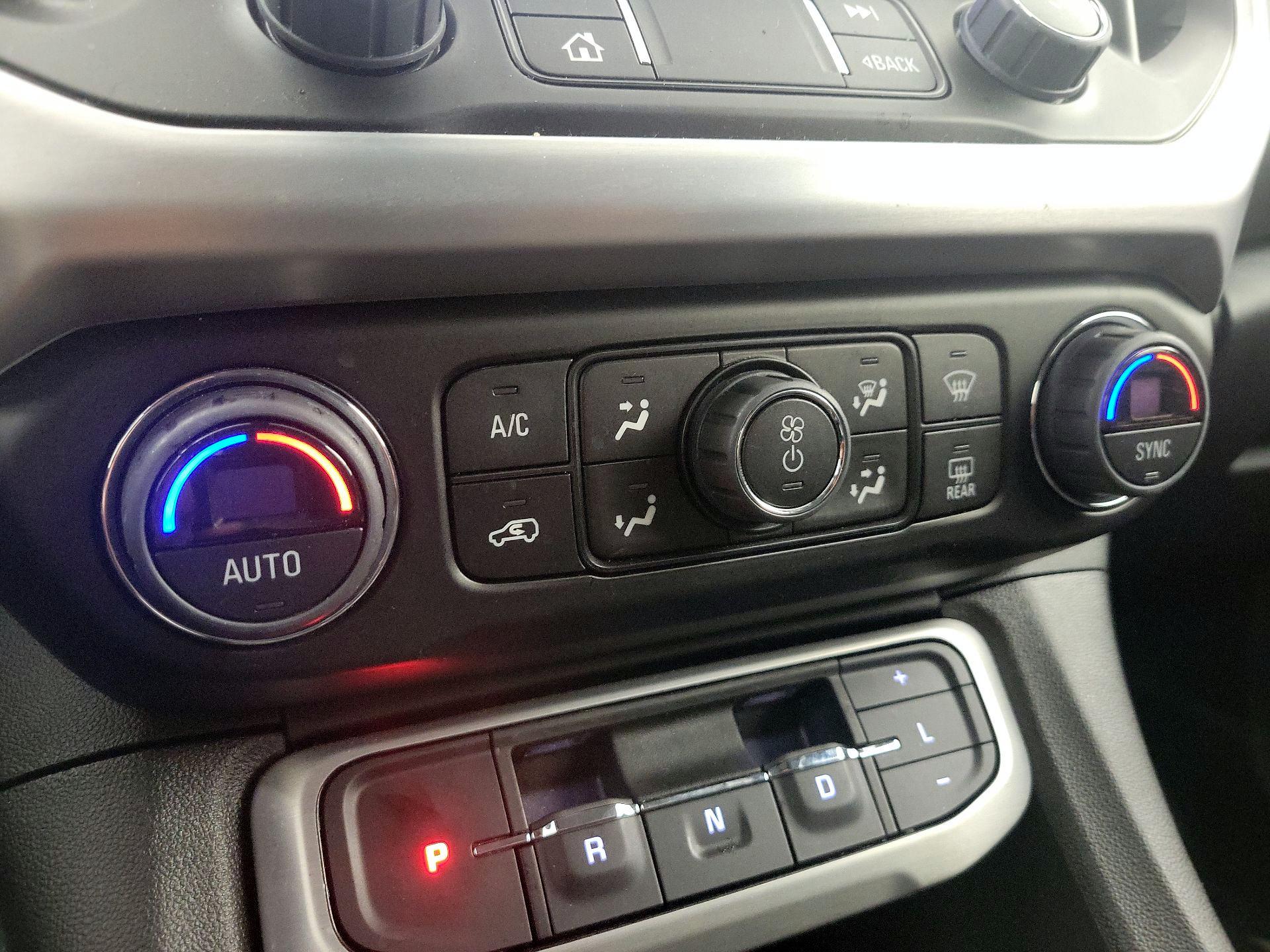 Thumbnail: 2023 GMC Acadia - 16