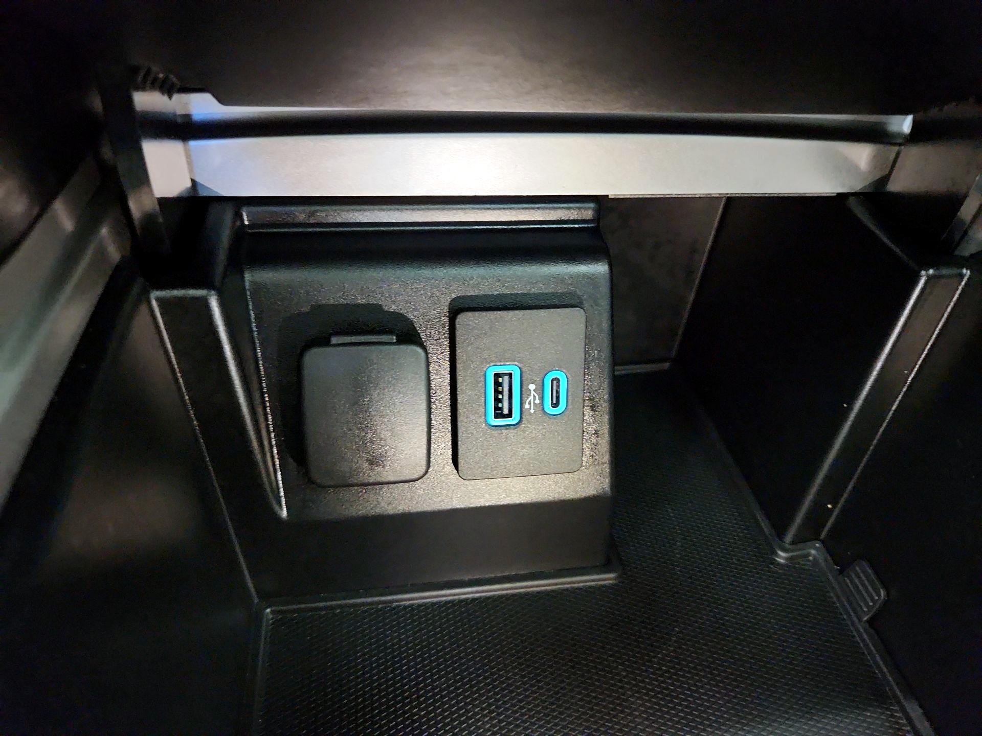 Thumbnail: 2020 Ford Explorer - 19