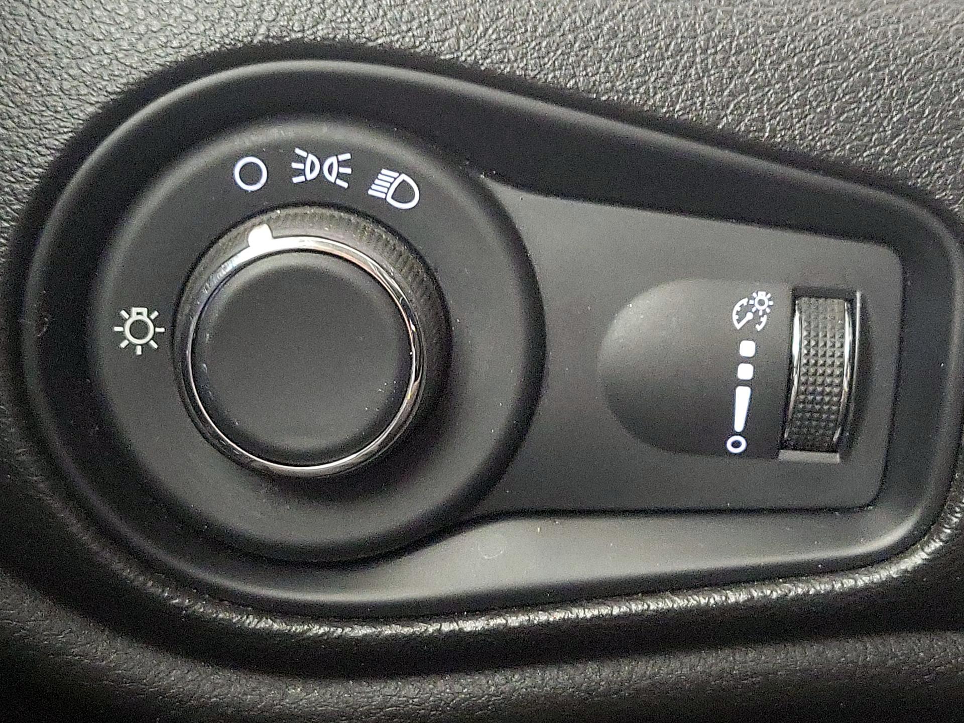 Thumbnail: 2022 Jeep Renegade - 13