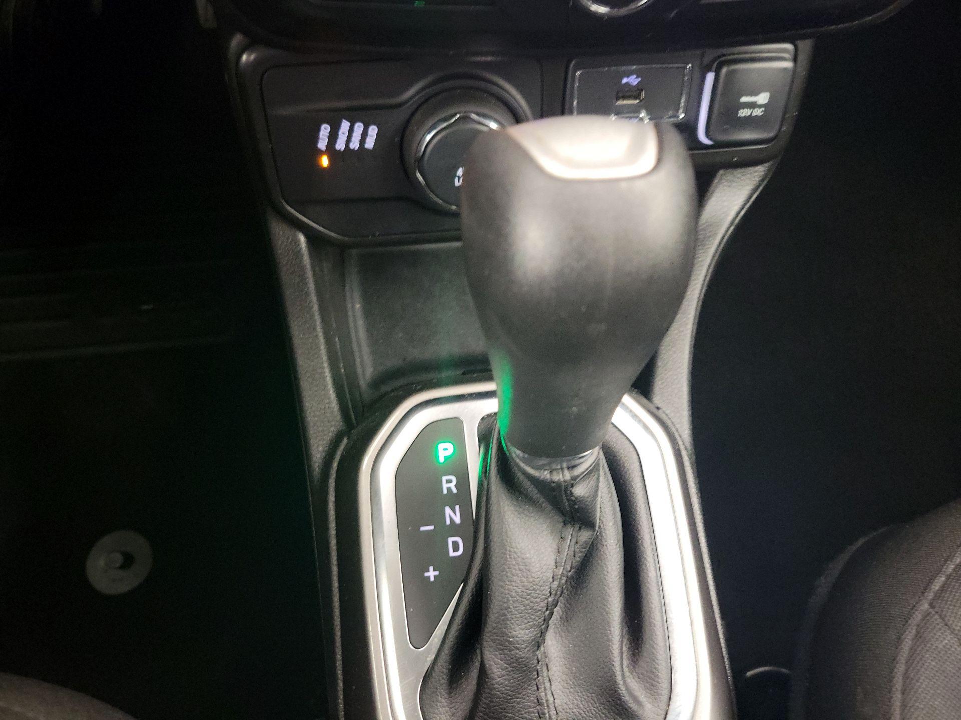 Thumbnail: 2022 Jeep Renegade - 17