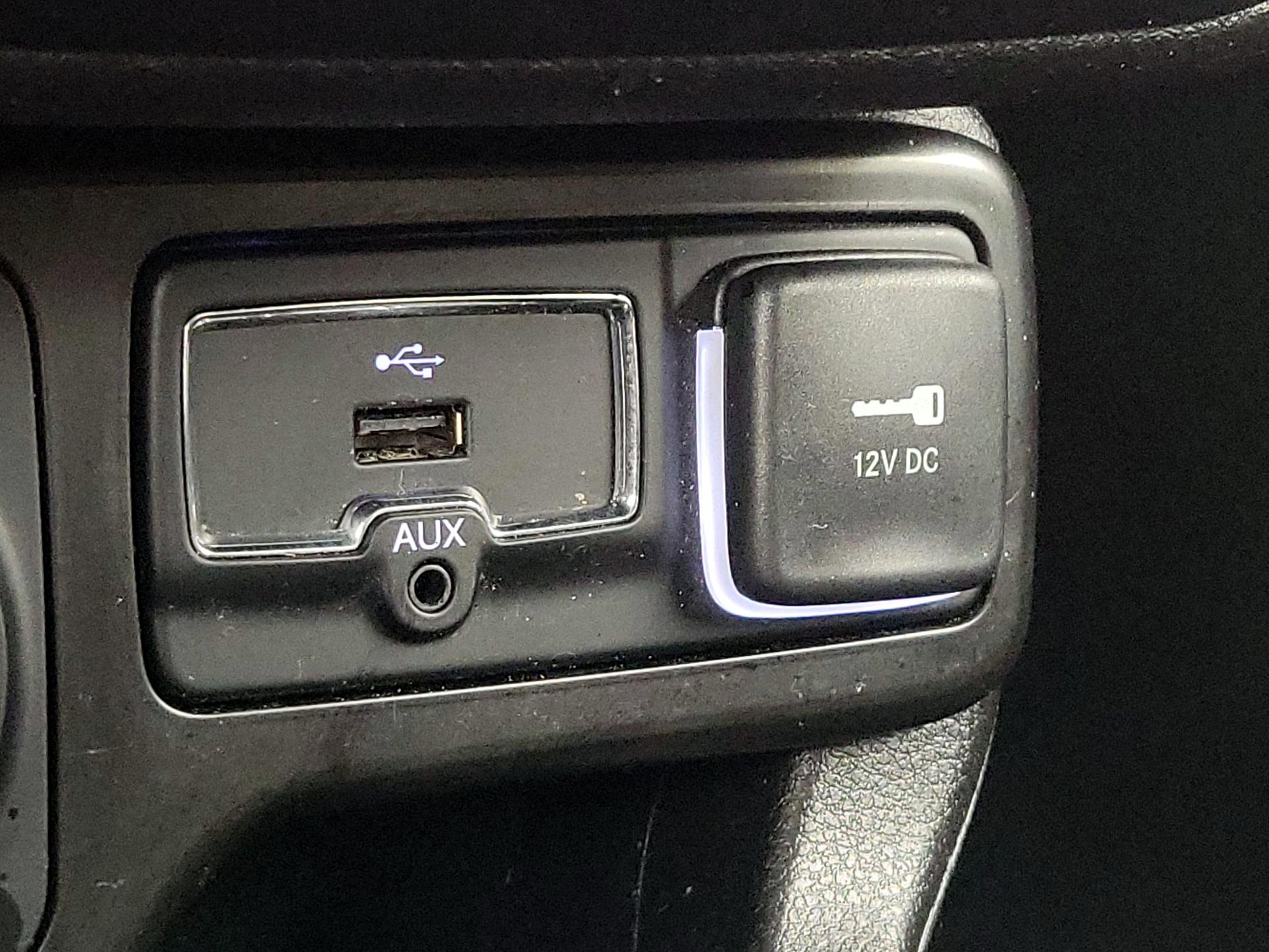 Thumbnail: 2022 Jeep Renegade - 18