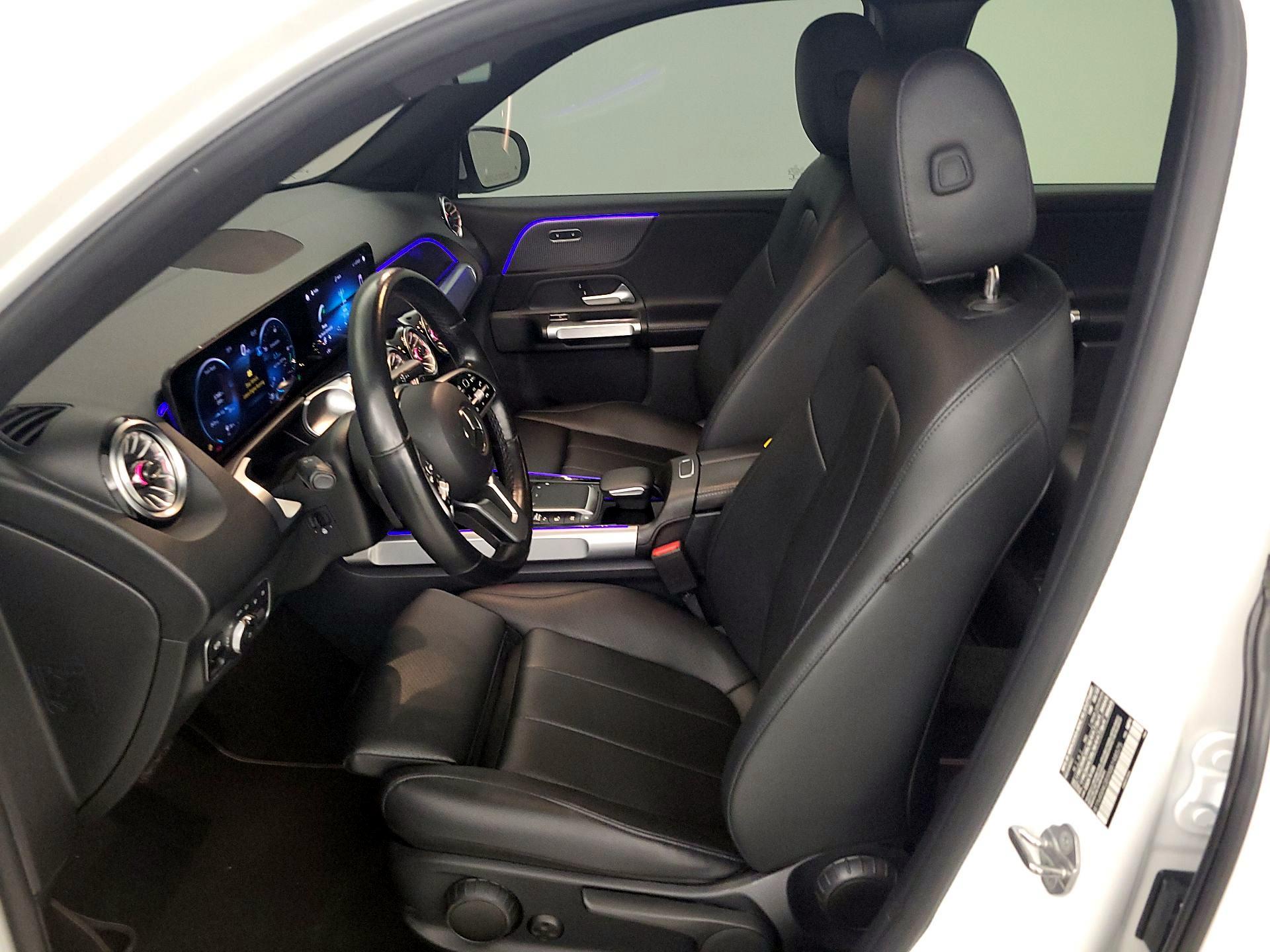 Thumbnail: 2022 Mercedes-Benz GLB - 11