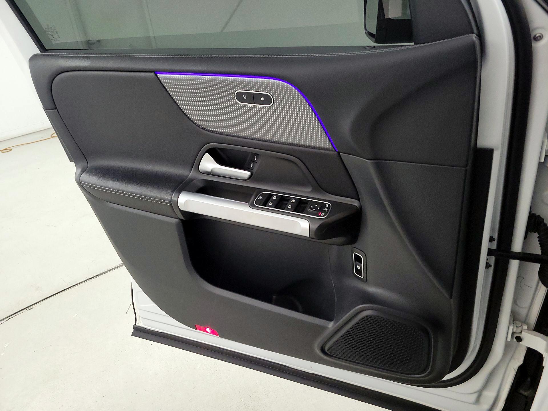 Thumbnail: 2022 Mercedes-Benz GLB - 12