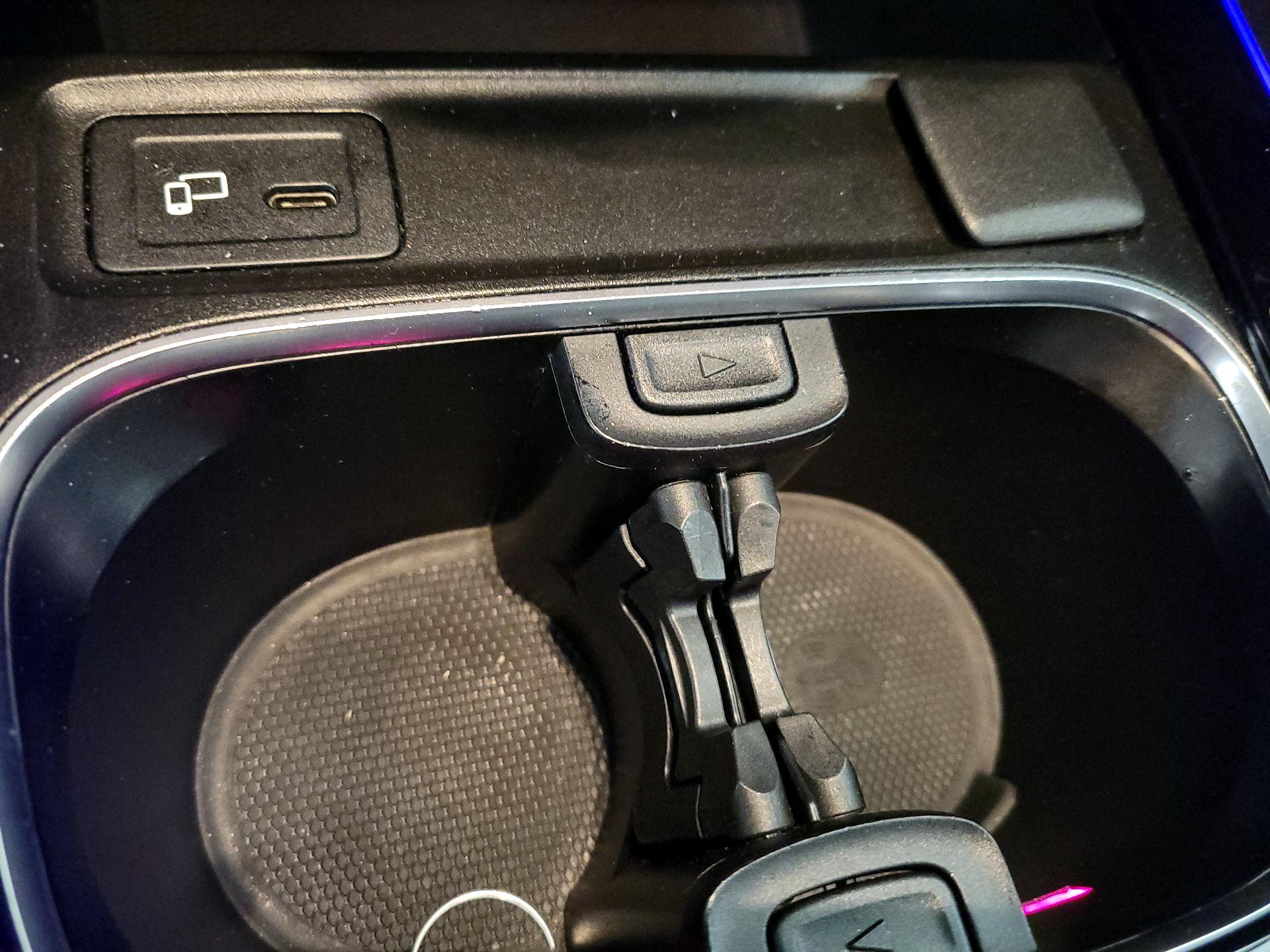 Thumbnail: 2022 Mercedes-Benz GLB - 18