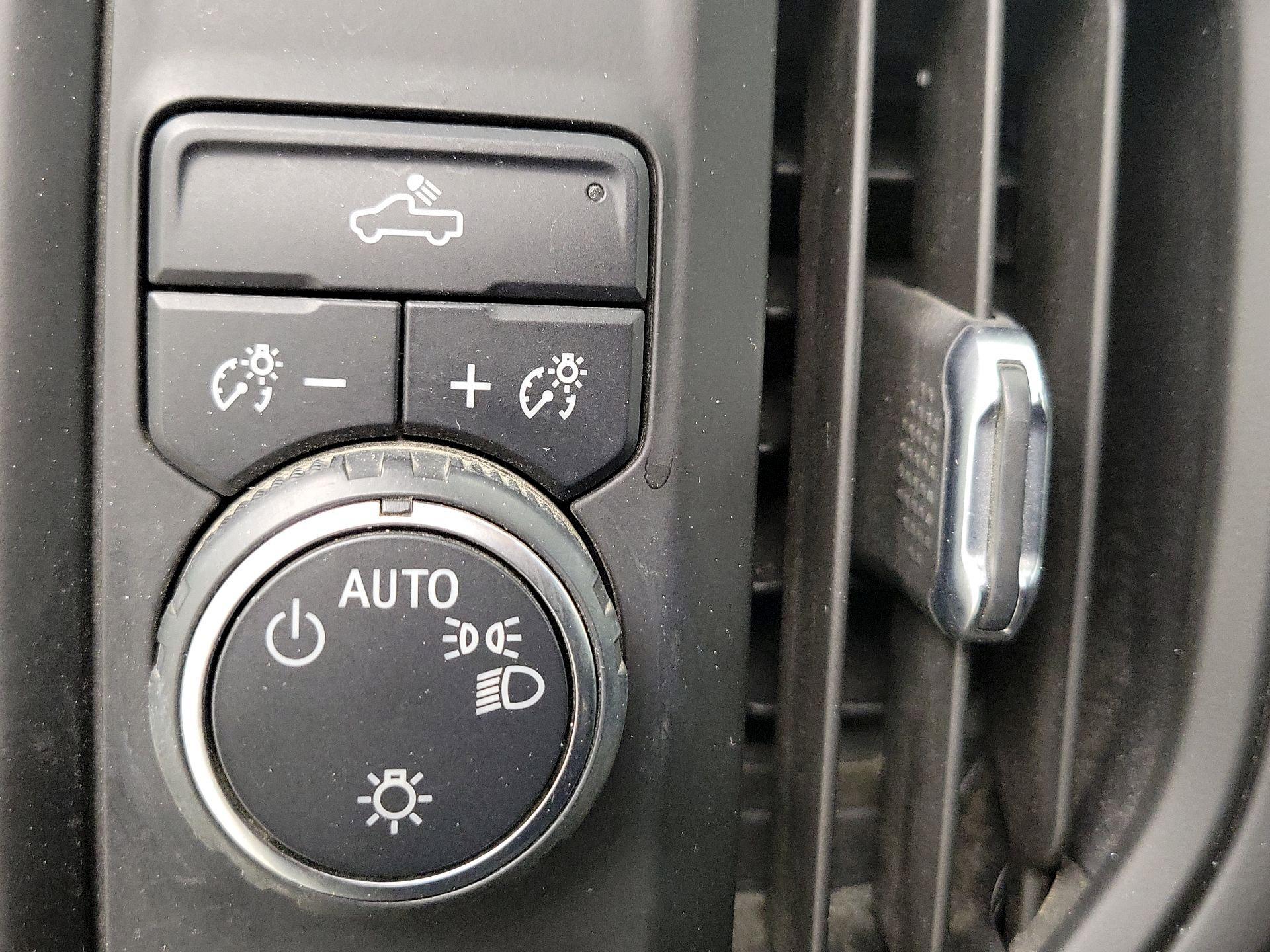 Thumbnail: 2021 Chevrolet Silverado 1500 - 13