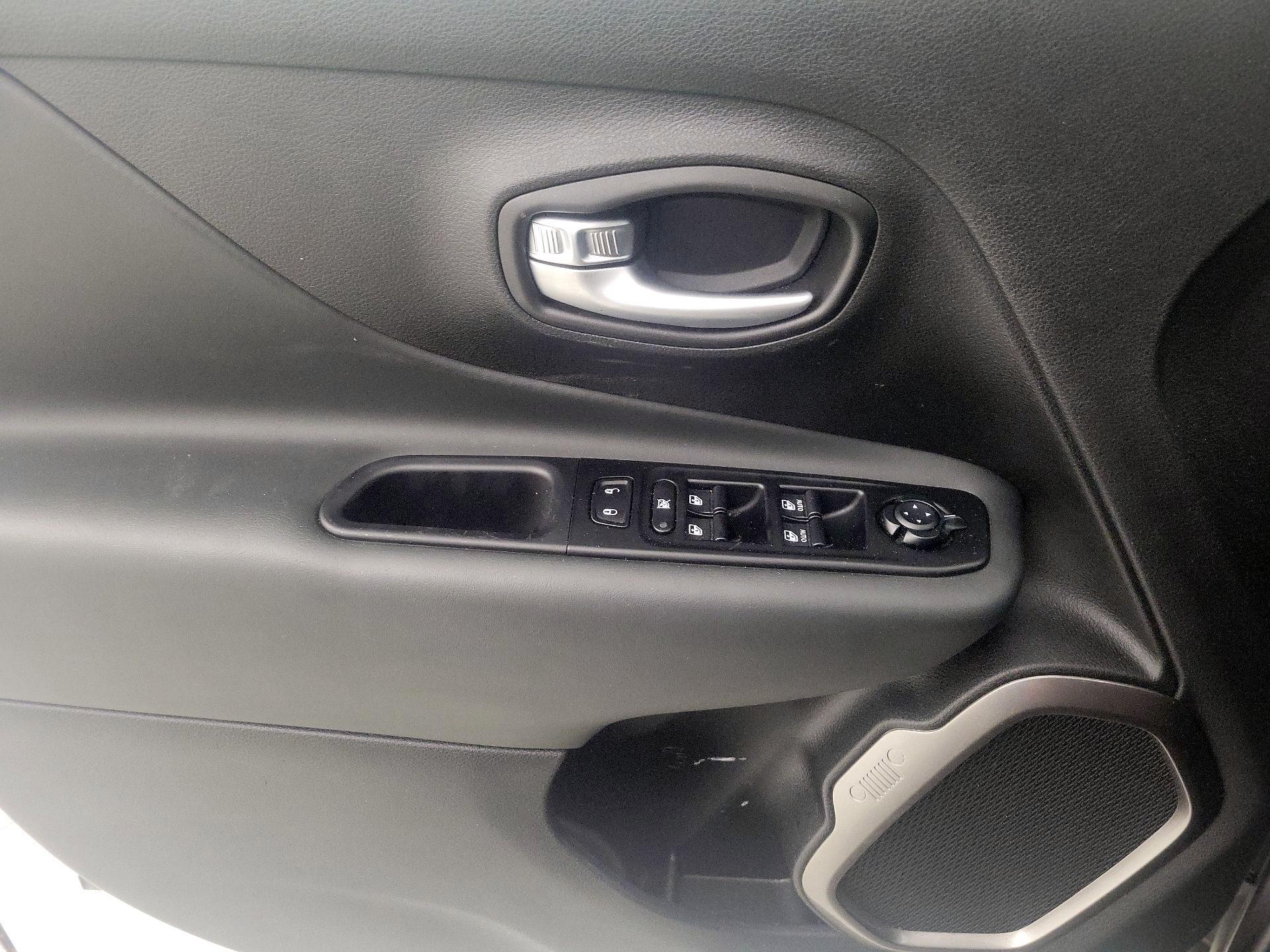 Thumbnail: 2021 Jeep Renegade - 12