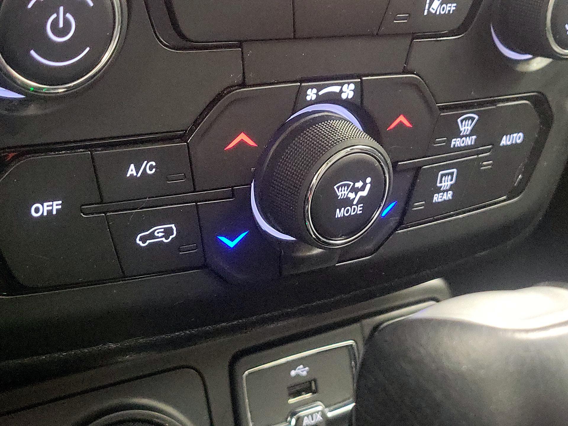 Thumbnail: 2021 Jeep Renegade - 16