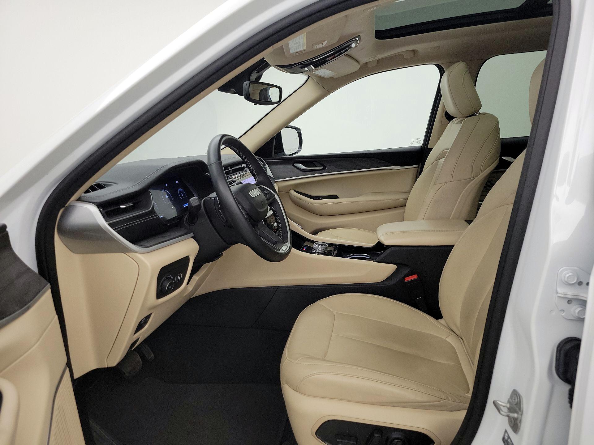 Thumbnail: 2022 Jeep Grand Cherokee - 11