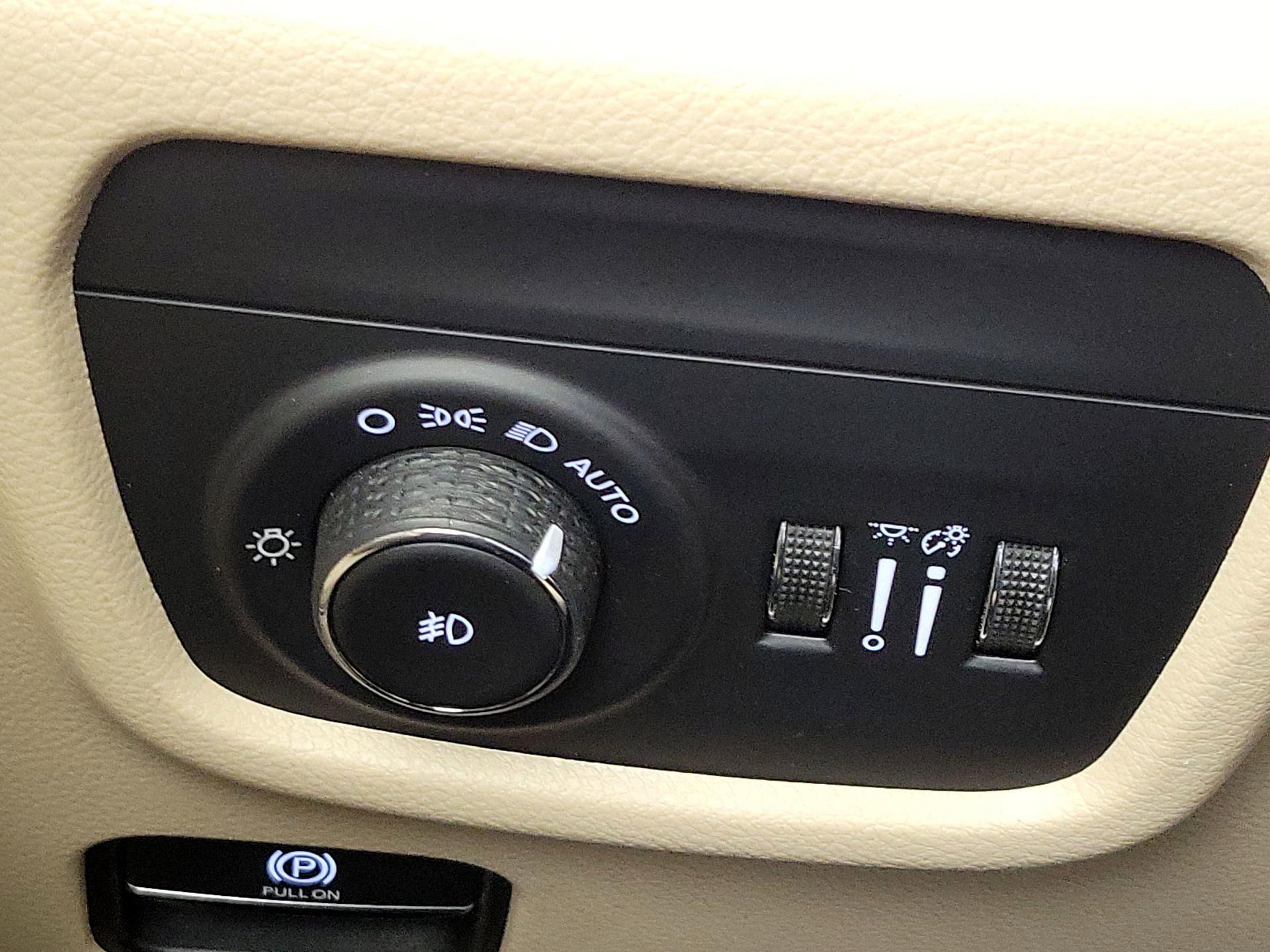 Thumbnail: 2022 Jeep Grand Cherokee - 13