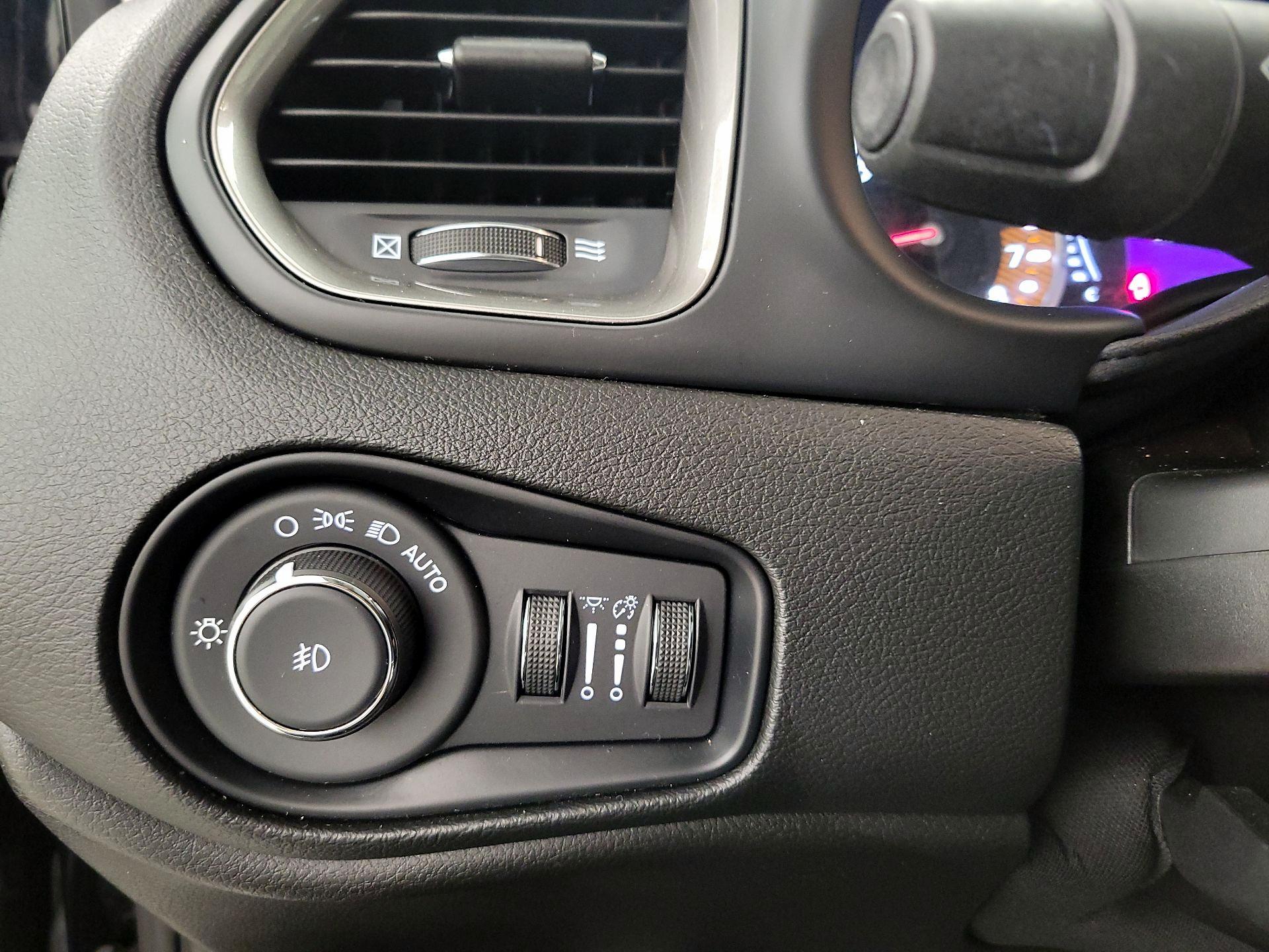 Thumbnail: 2023 Jeep Renegade - 13