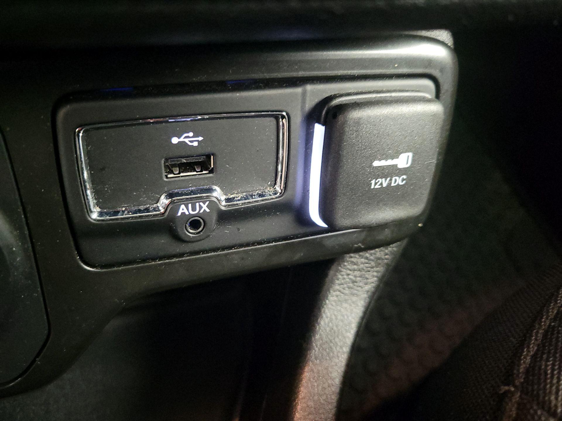 Thumbnail: 2023 Jeep Renegade - 19