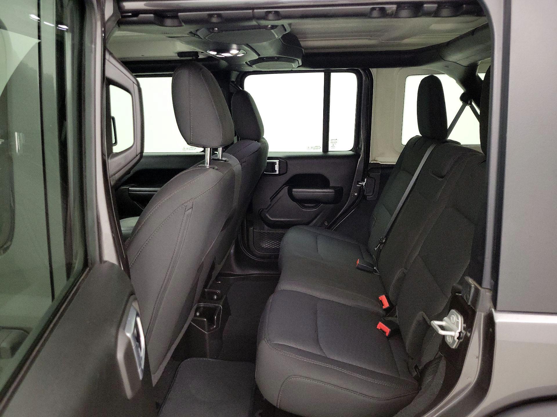 Thumbnail: 2022 Jeep Wrangler - 18