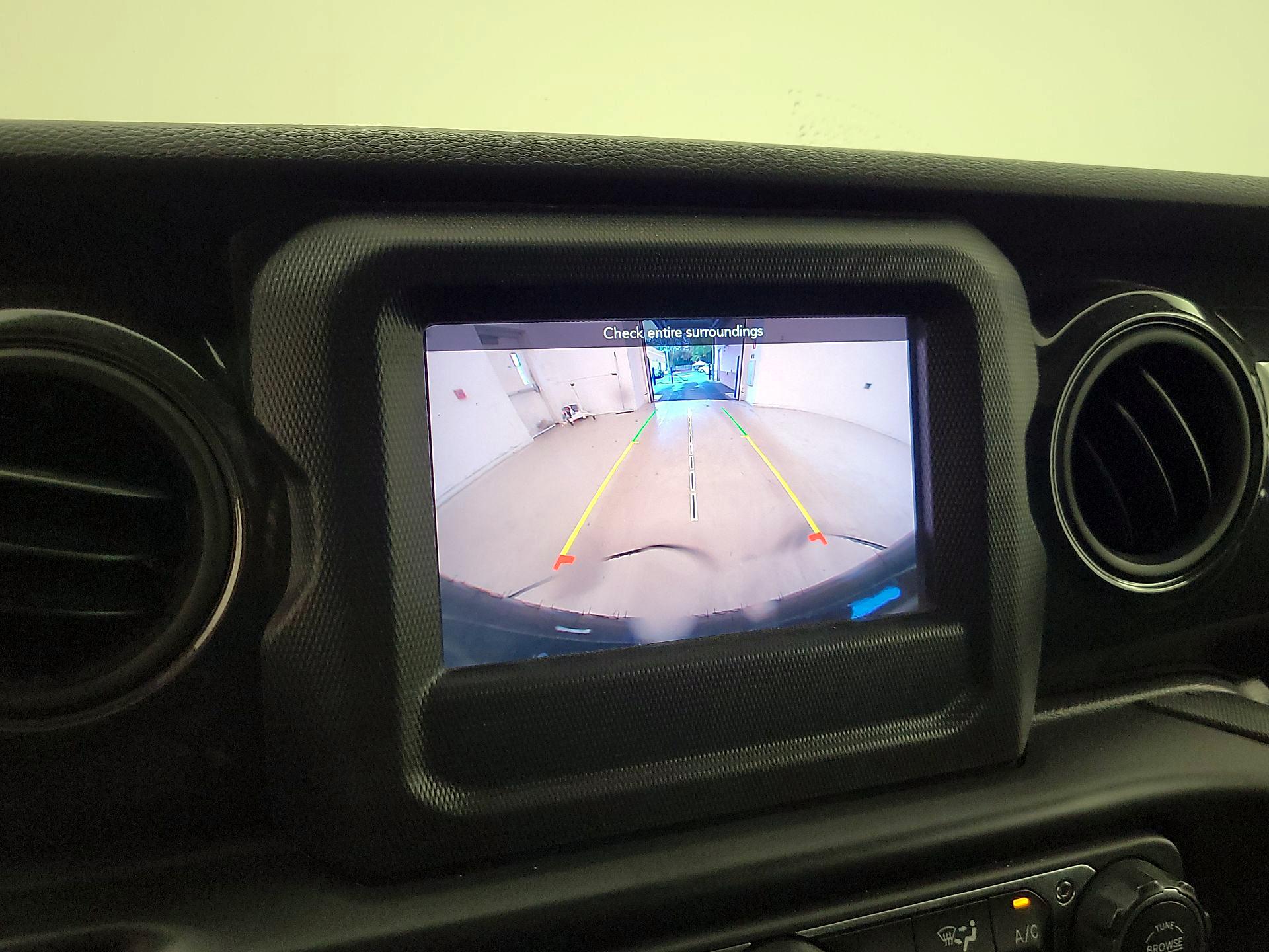 Thumbnail: 2022 Jeep Wrangler - 14