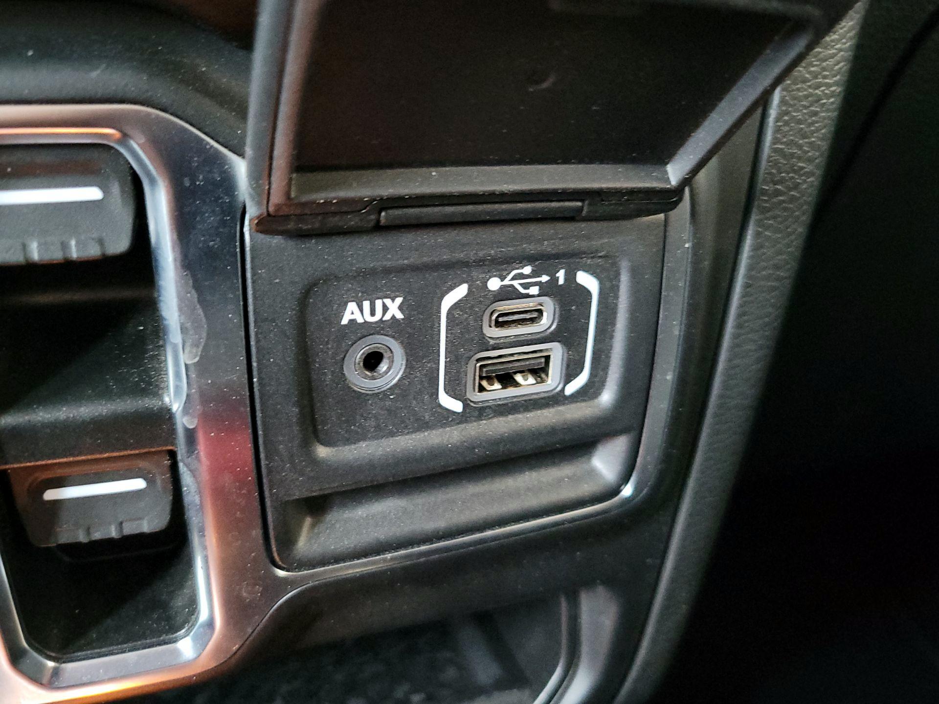 Thumbnail: 2022 Jeep Wrangler - 18