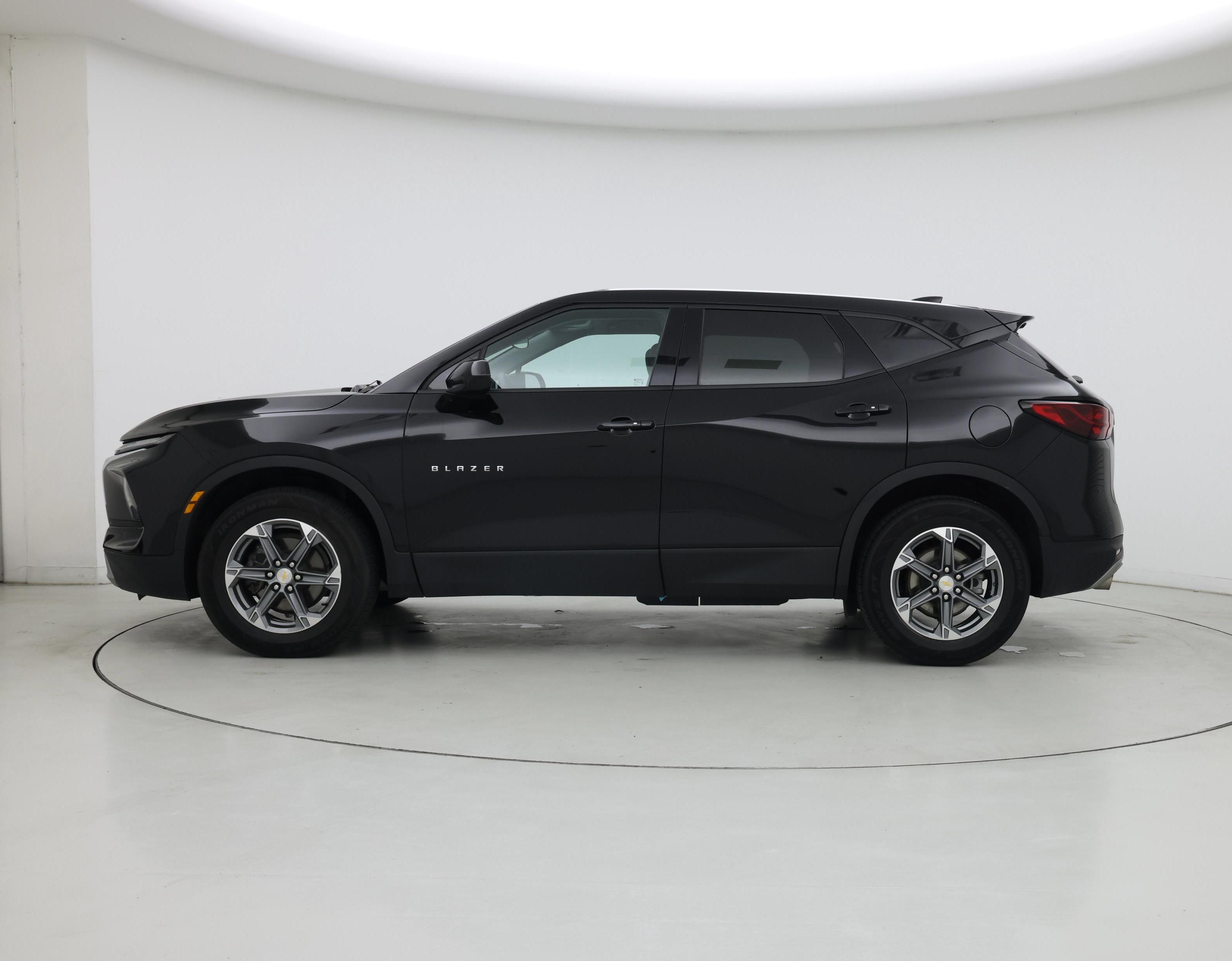 Thumbnail: 2023 Chevrolet Blazer - 3