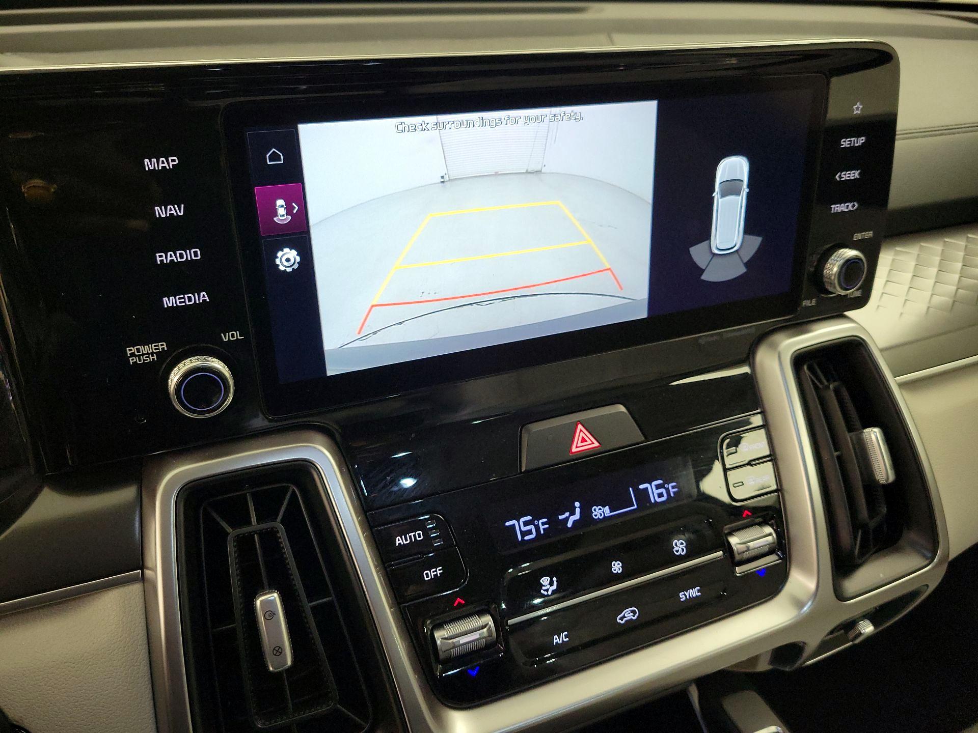 Thumbnail: 2022 Kia Sorento - 14