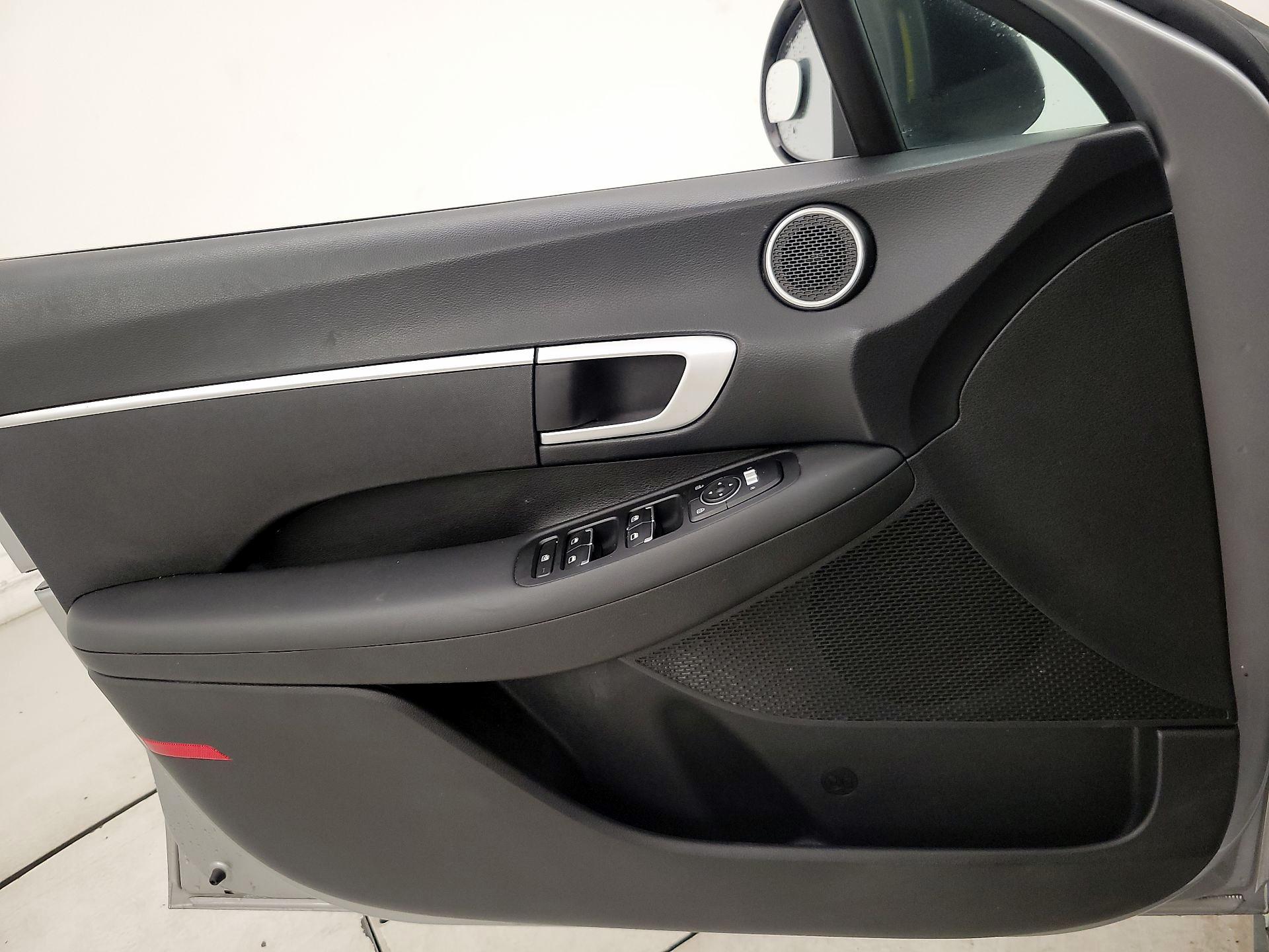 Thumbnail: 2022 Hyundai Sonata - 12