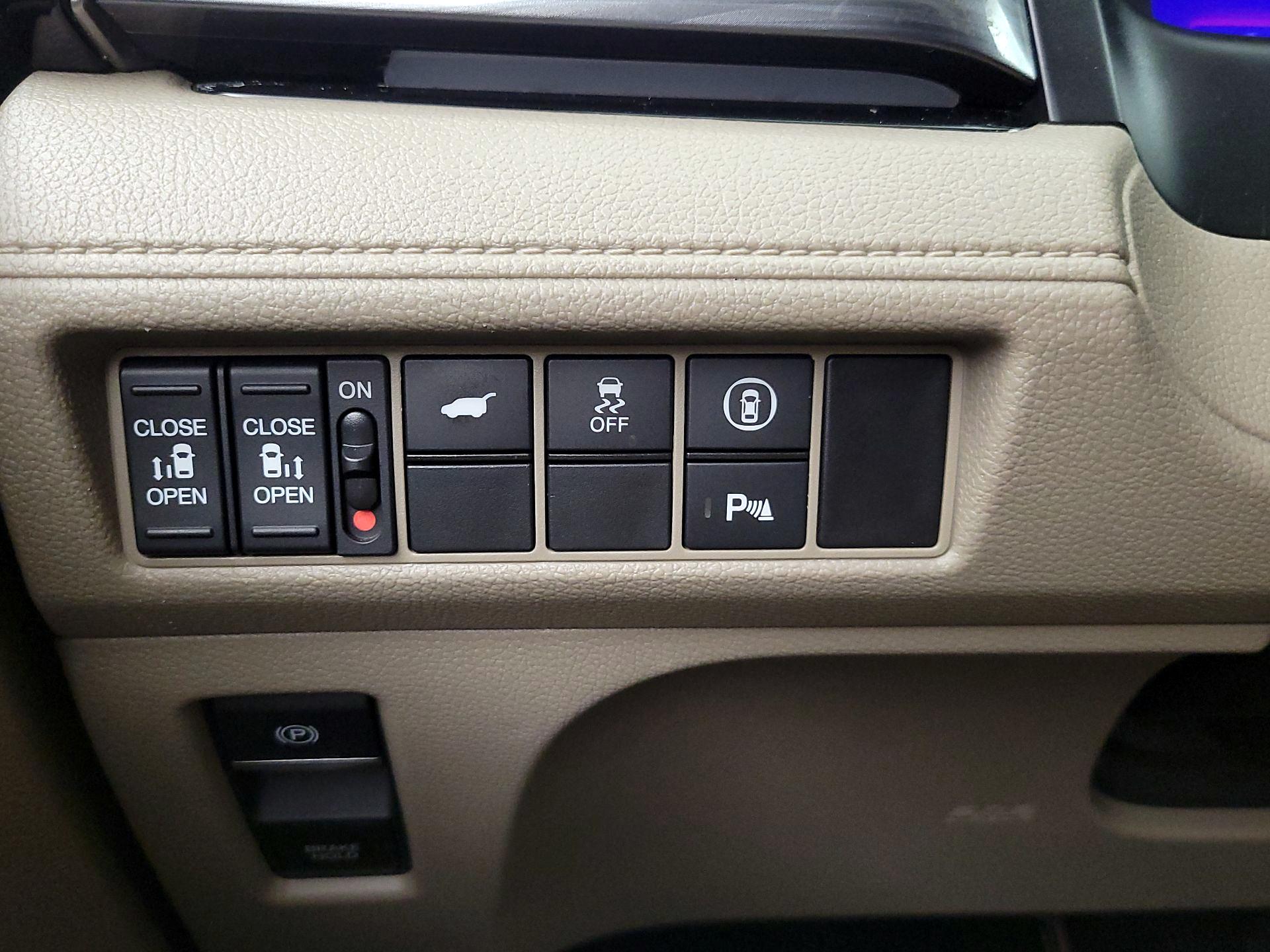 Thumbnail: 2022 Honda Odyssey - 13