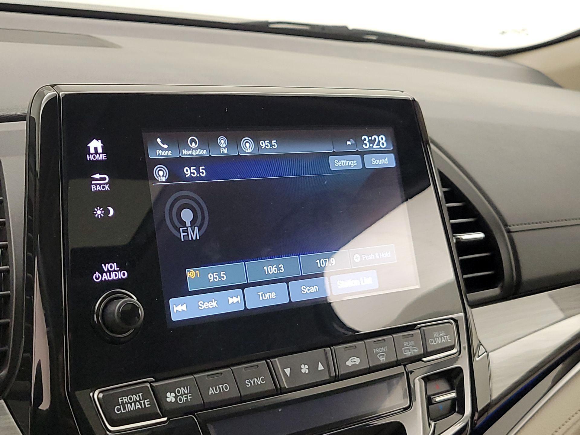 Thumbnail: 2022 Honda Odyssey - 16