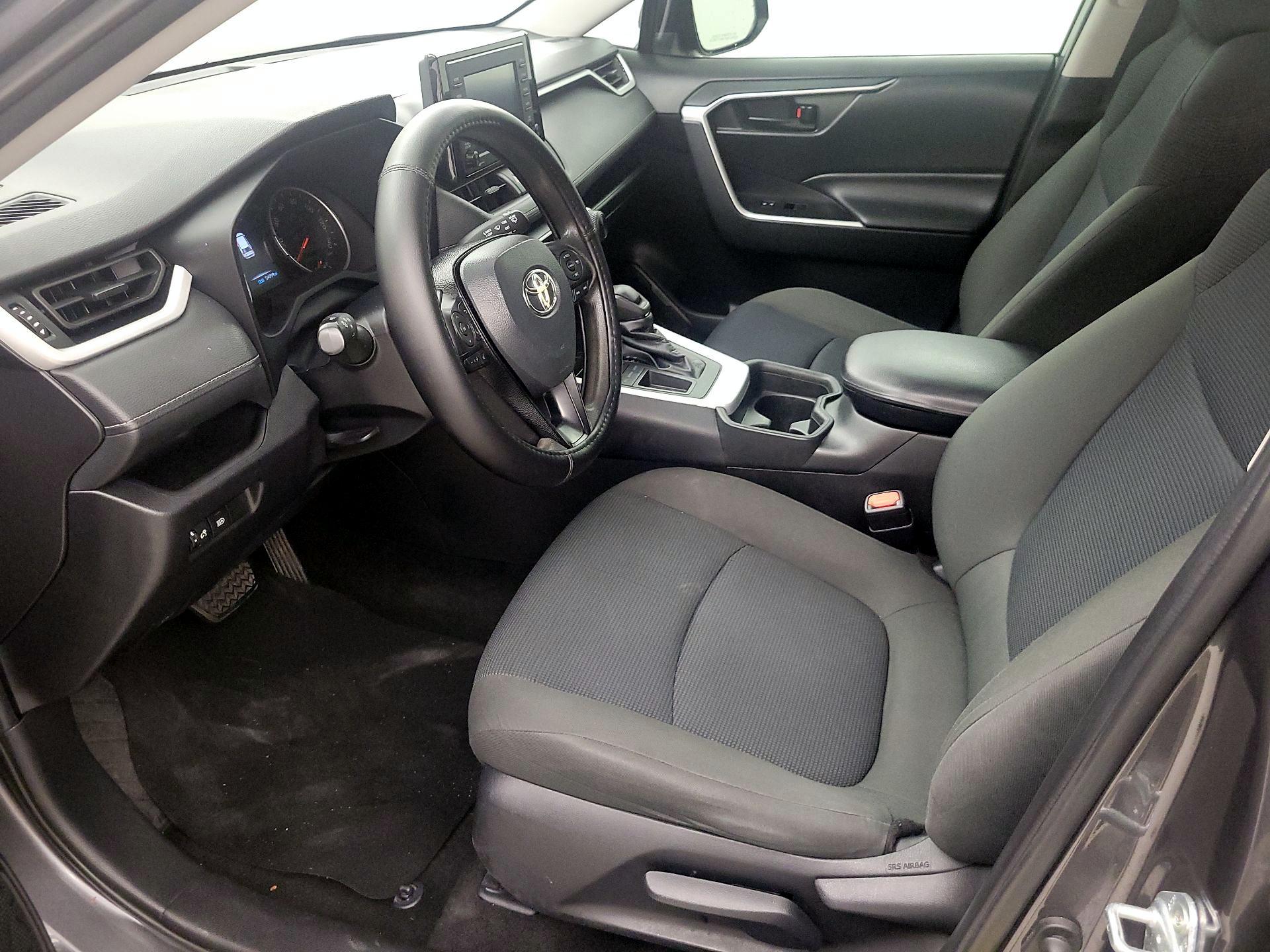 Thumbnail: 2021 Toyota RAV4 - 11