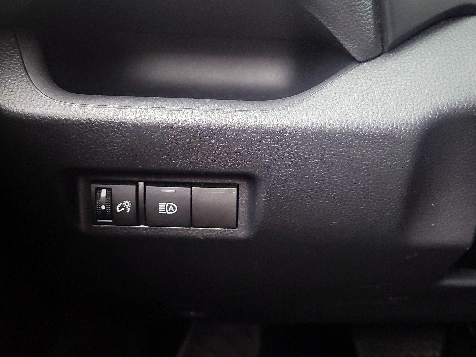 Thumbnail: 2021 Toyota RAV4 - 13