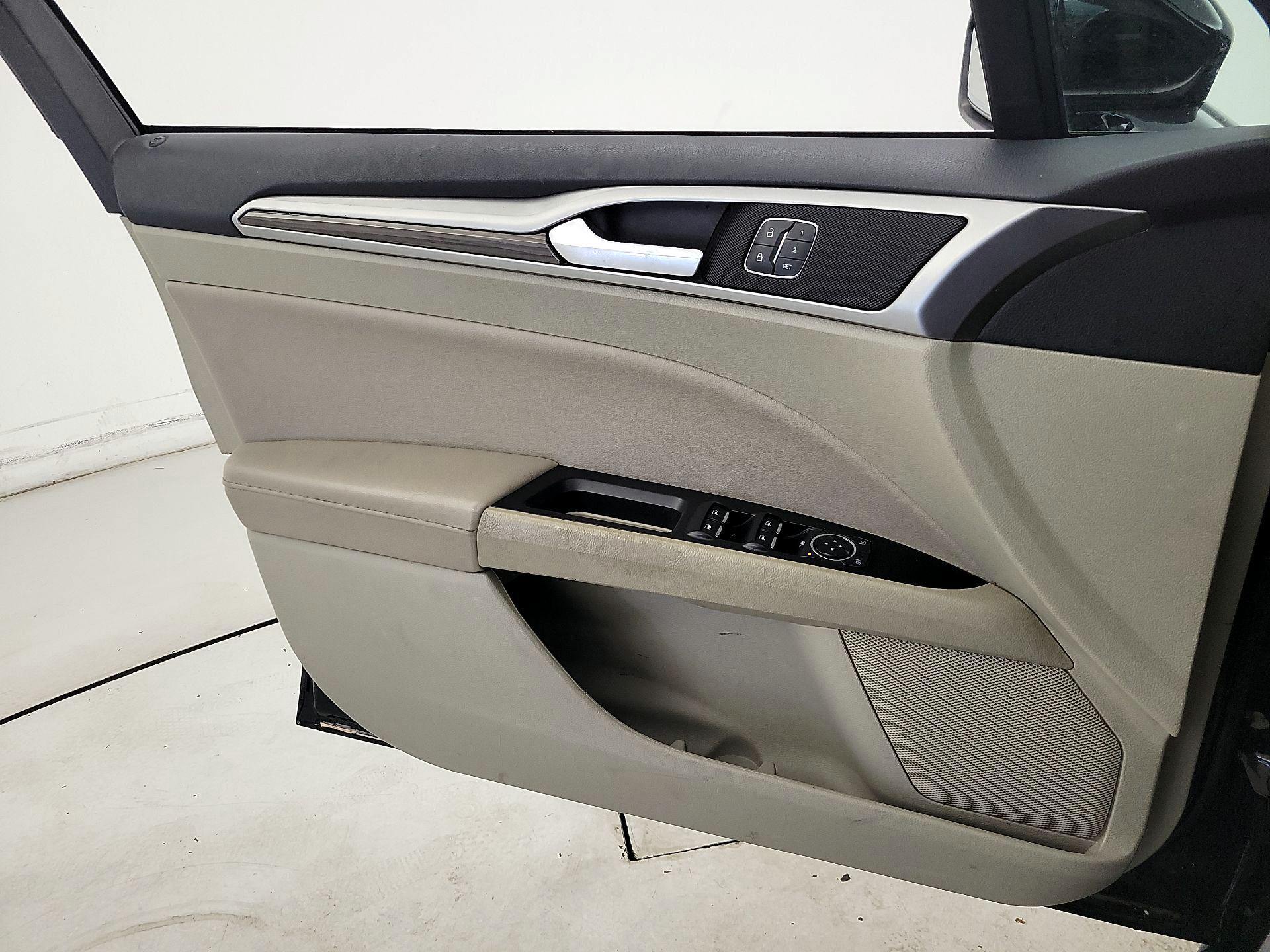 Thumbnail: 2019 Ford Fusion - 12