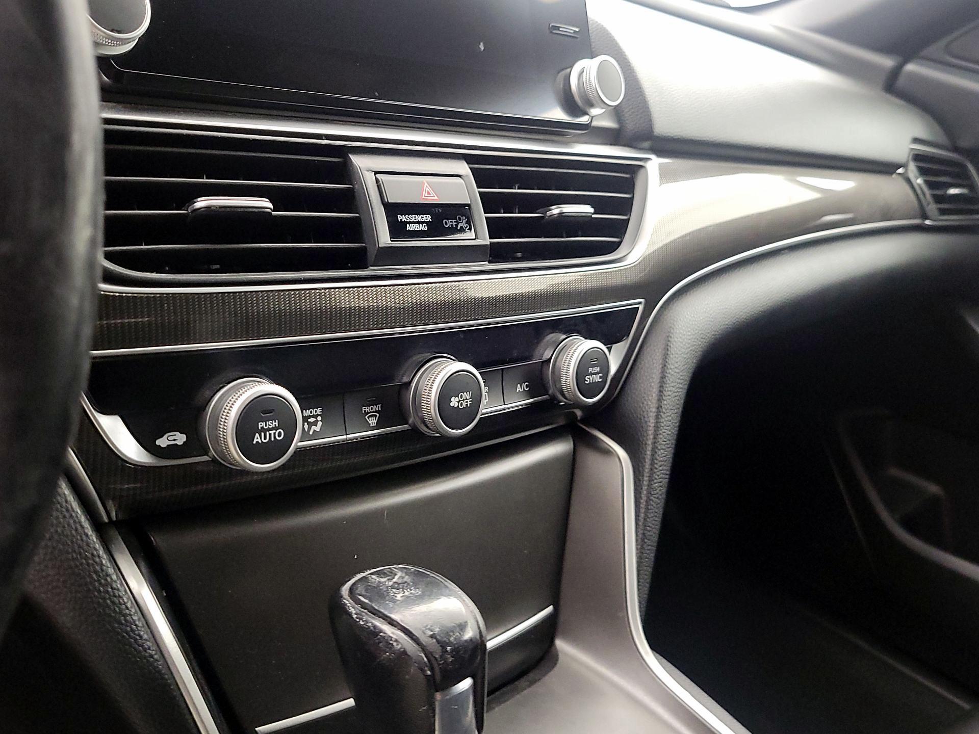 Thumbnail: 2018 Honda Accord - 16