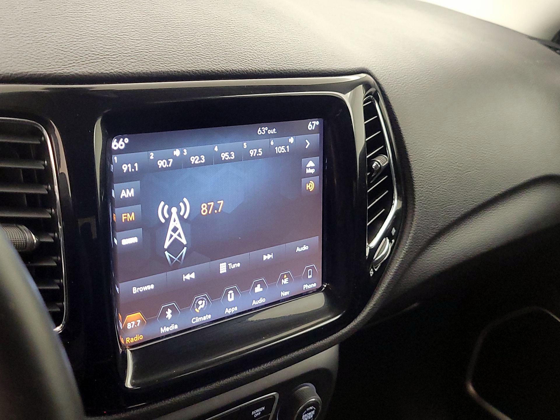 Thumbnail: 2018 Jeep Compass - 16