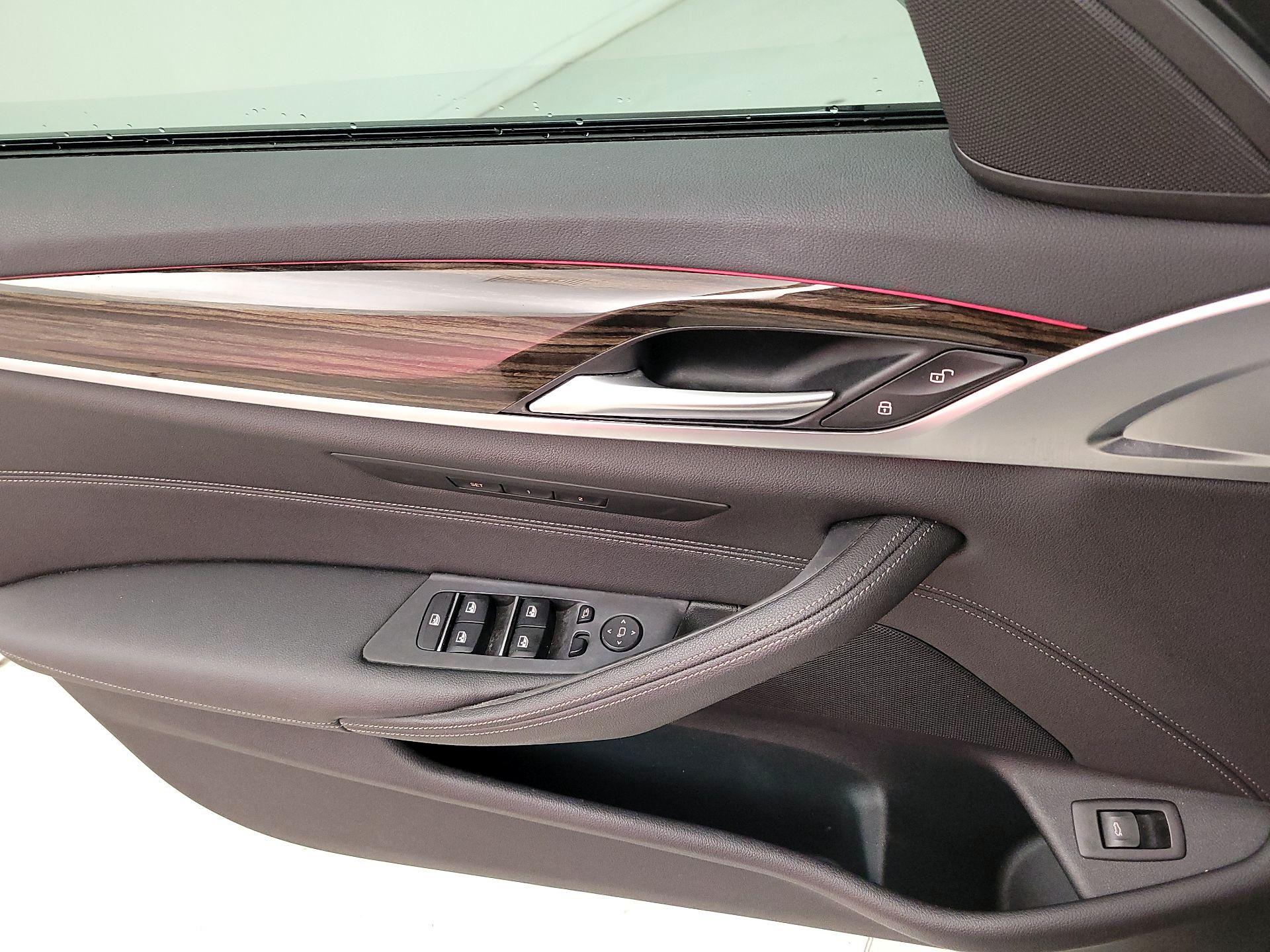 Thumbnail: 2021 BMW 5 Series - 12