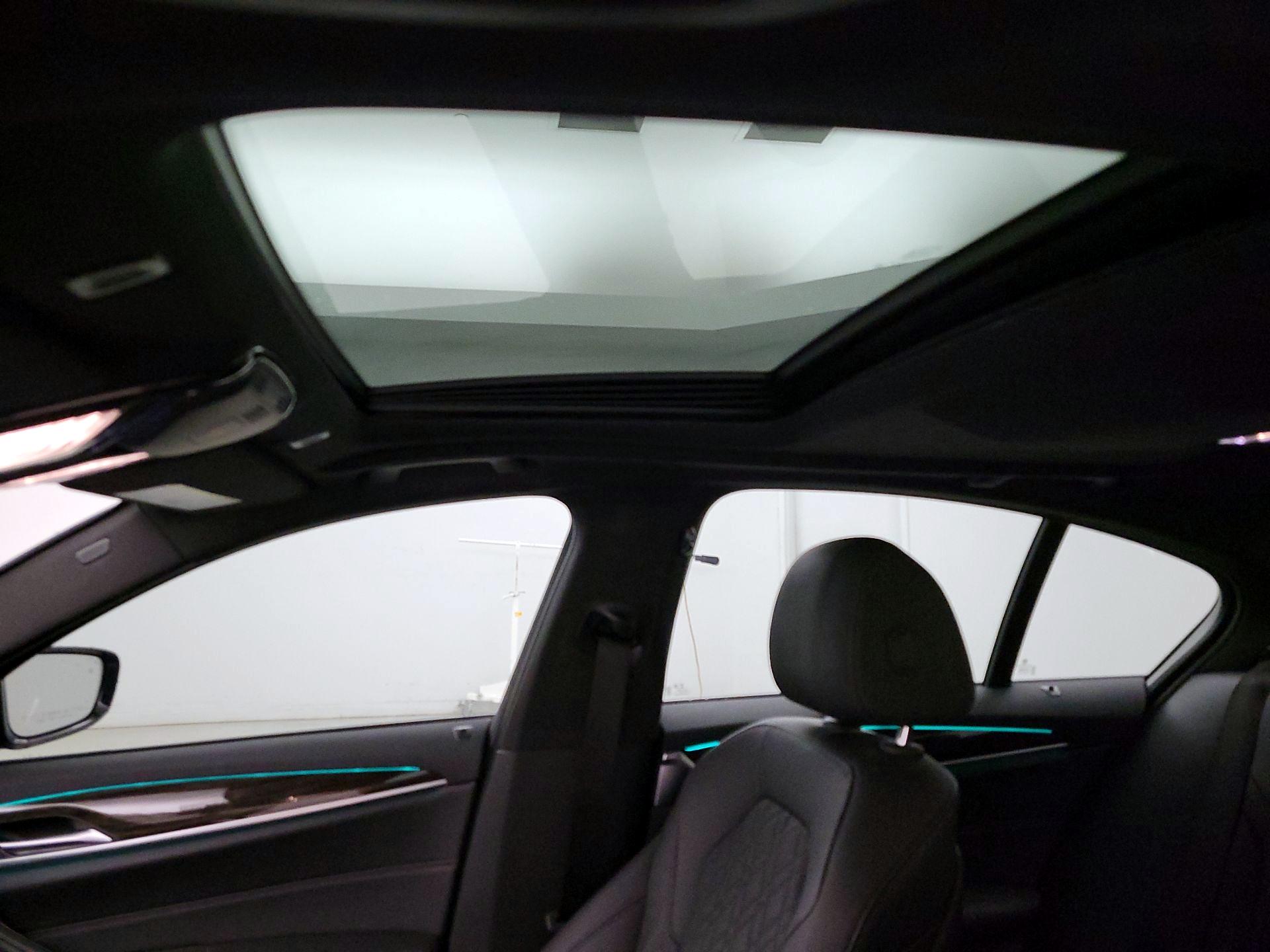 Thumbnail: 2021 BMW 5 Series - 20