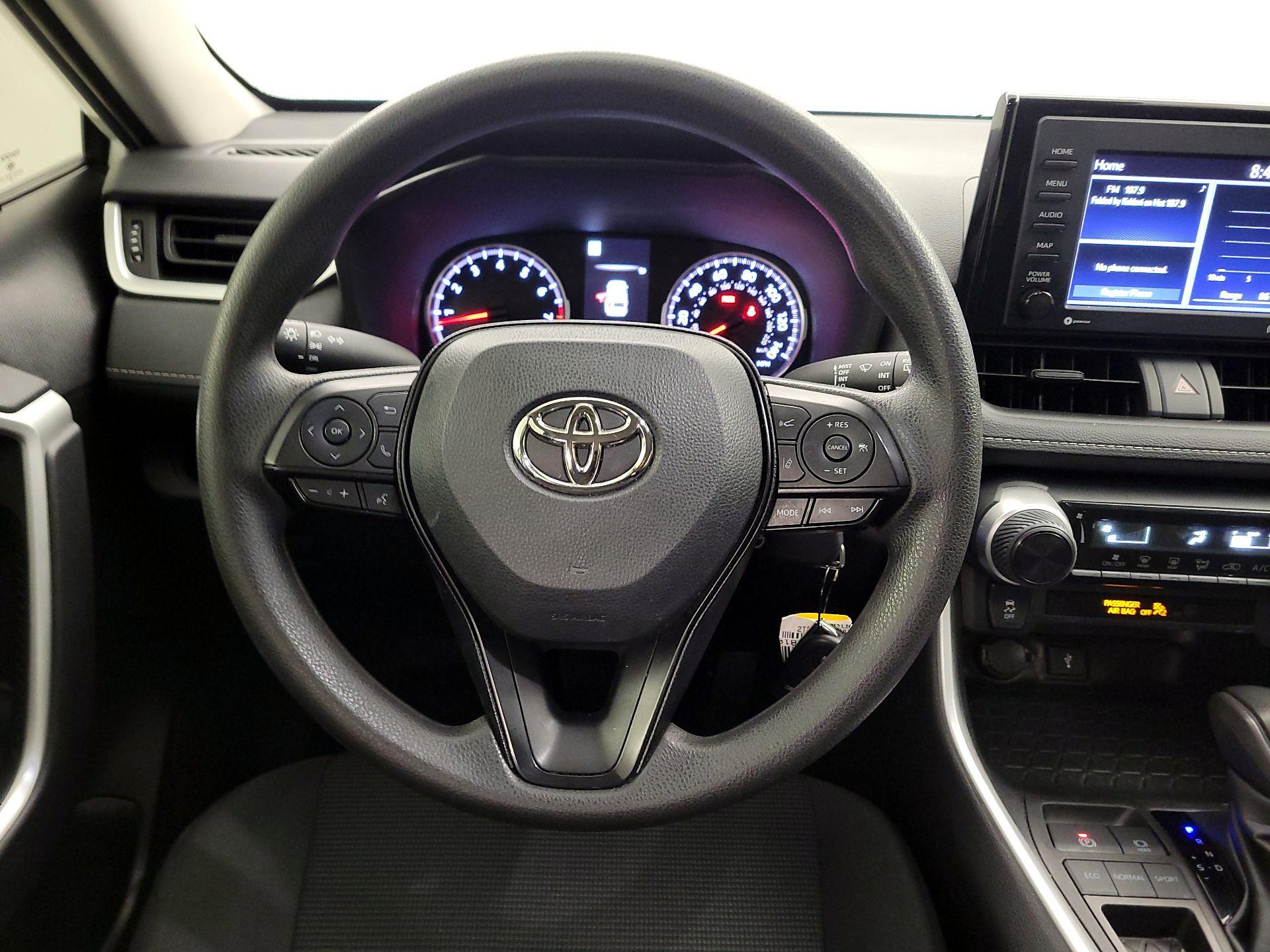 Thumbnail: 2022 Toyota RAV4 - 10