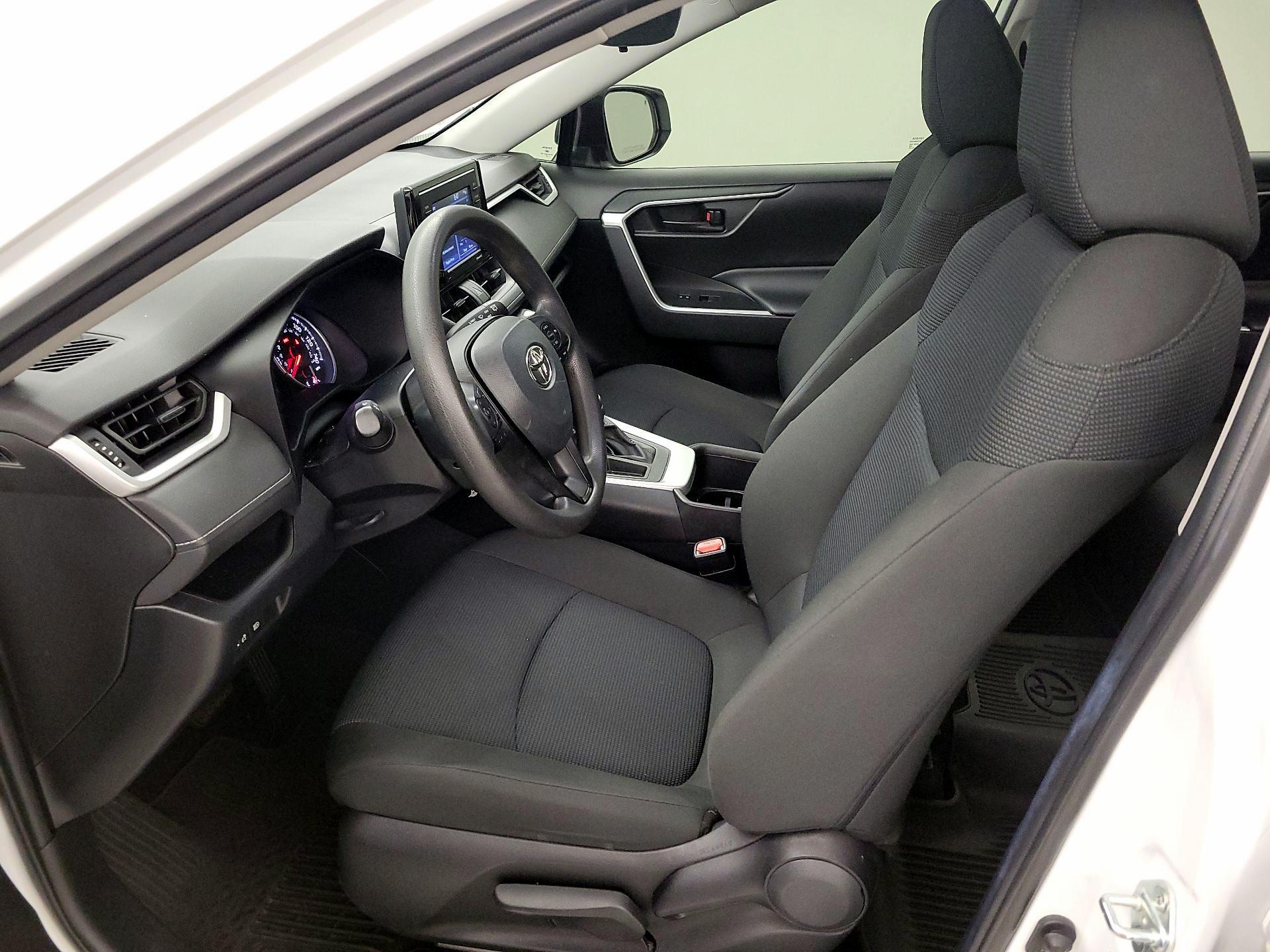 Thumbnail: 2022 Toyota RAV4 - 11