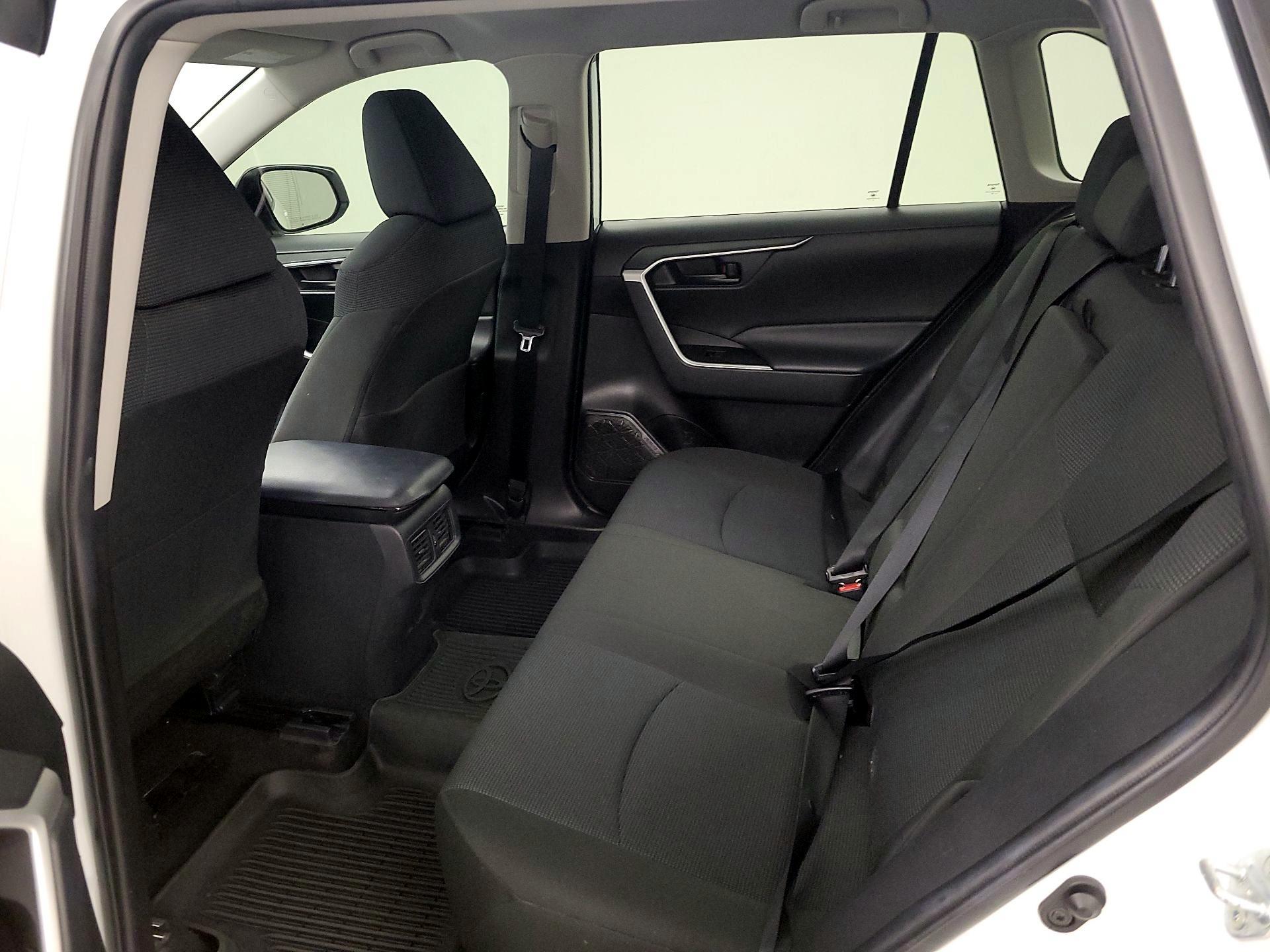 Thumbnail: 2022 Toyota RAV4 - 19