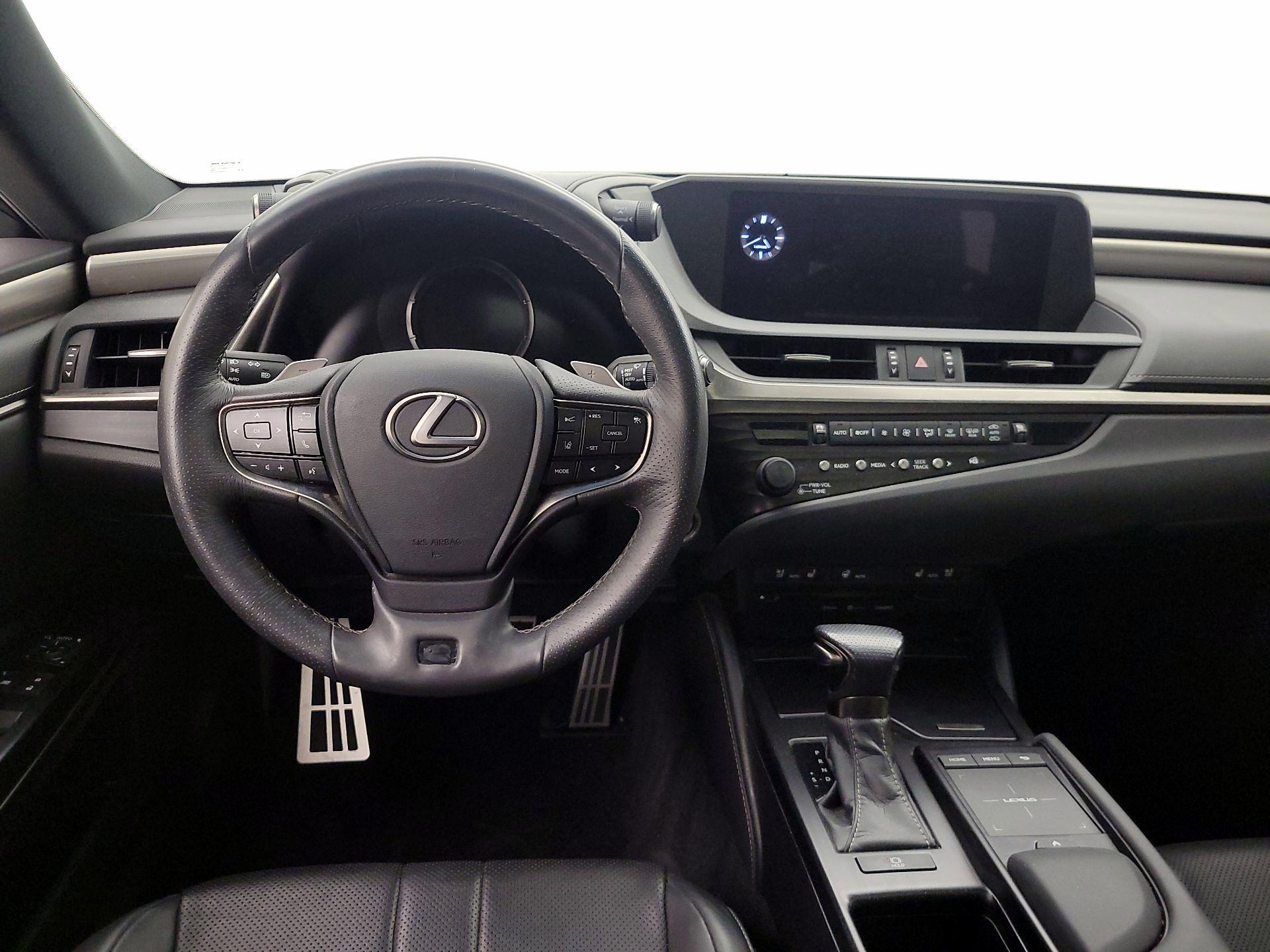 Thumbnail: 2020 Lexus ES - 10