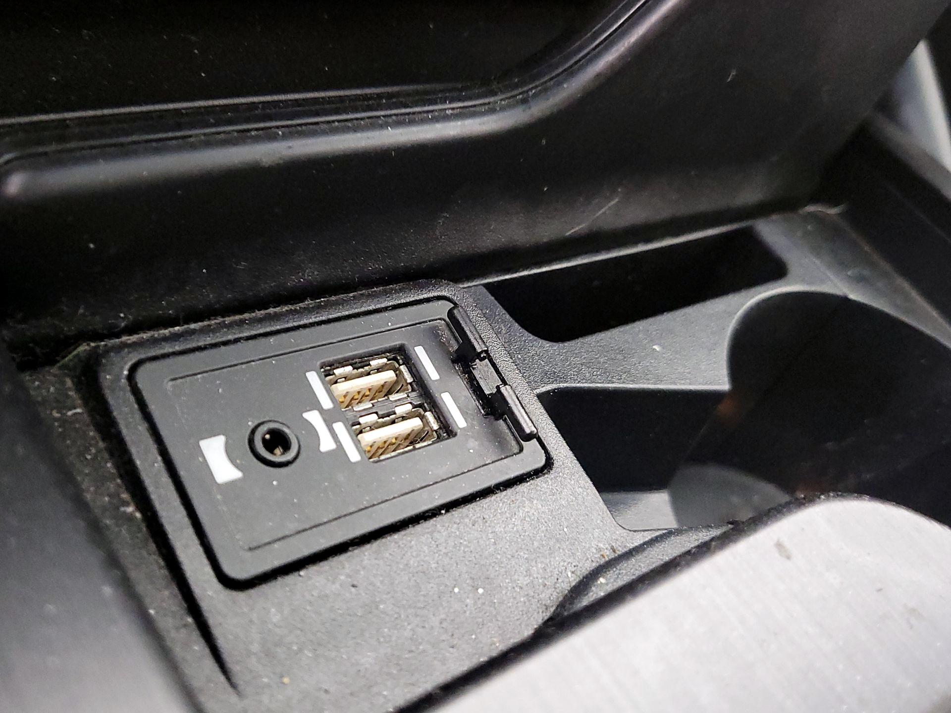 Thumbnail: 2020 Lexus ES - 18